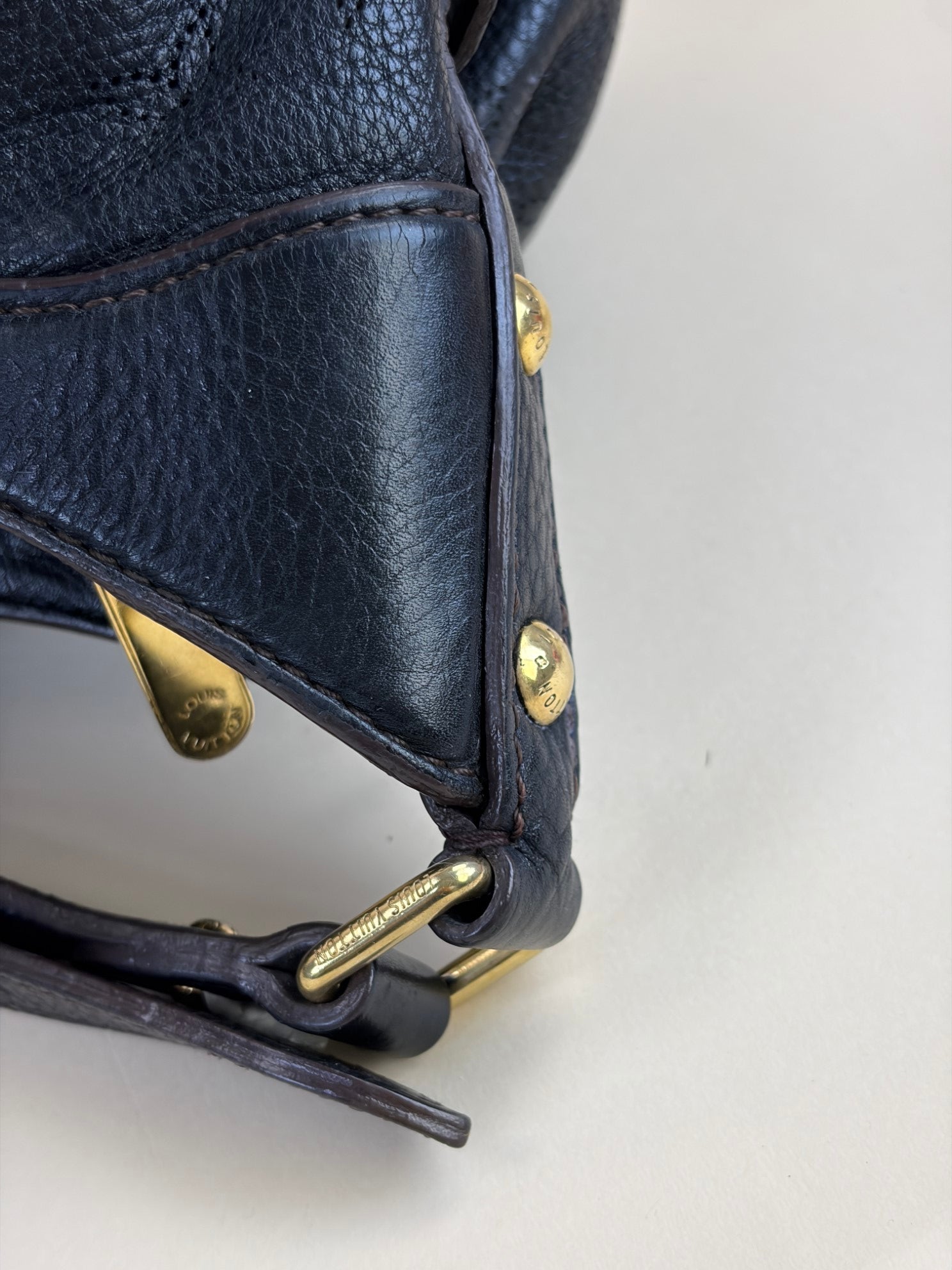 Louis Vuitton Mahina XS-BAG black monogram