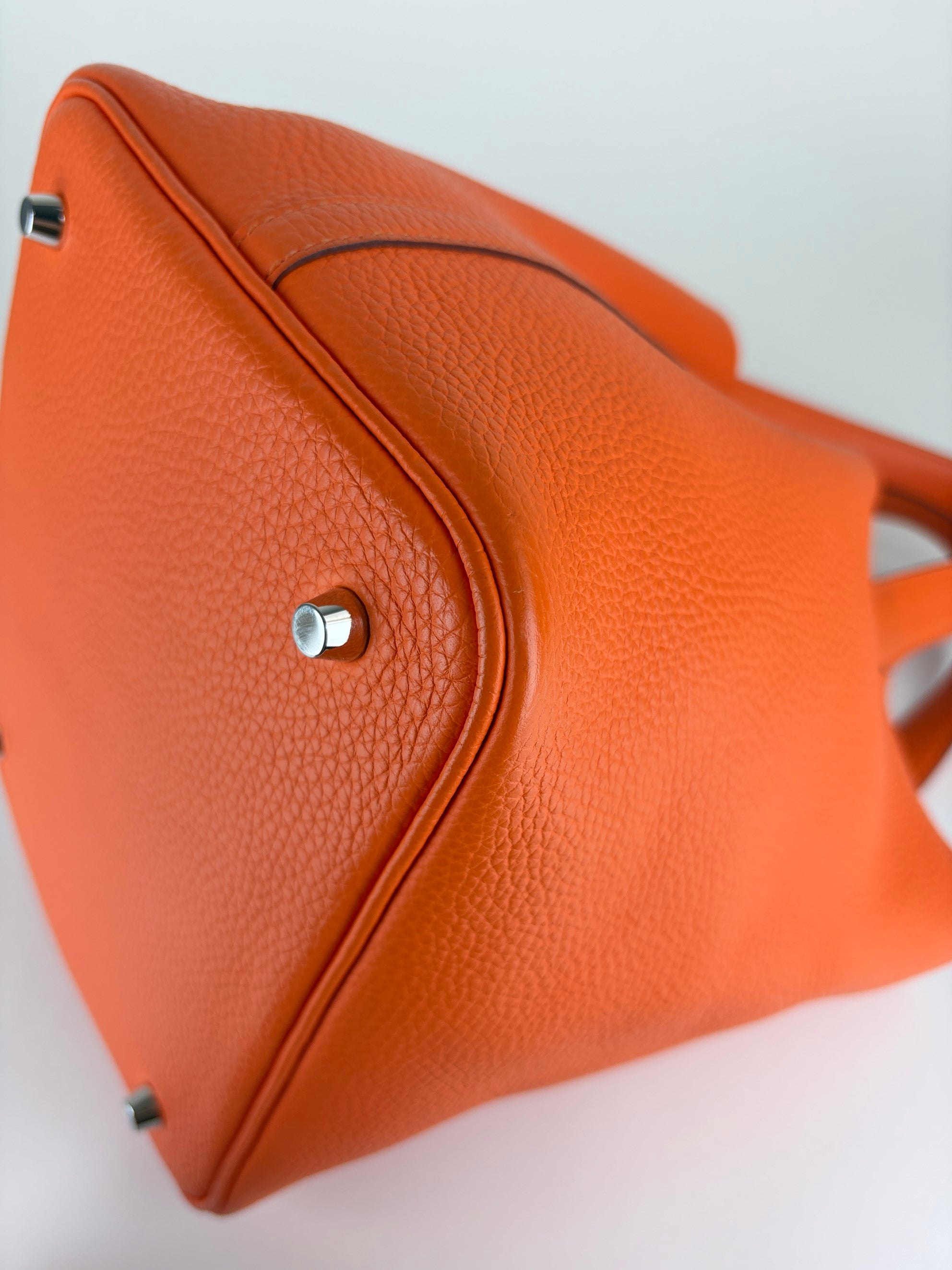Hermes Orange minimum Picot in Lock 22 taurillon Clemence bag