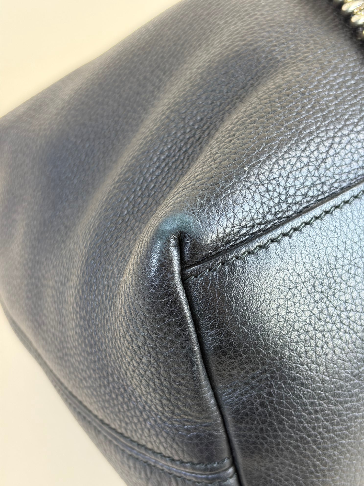 Gucci medium soho chain