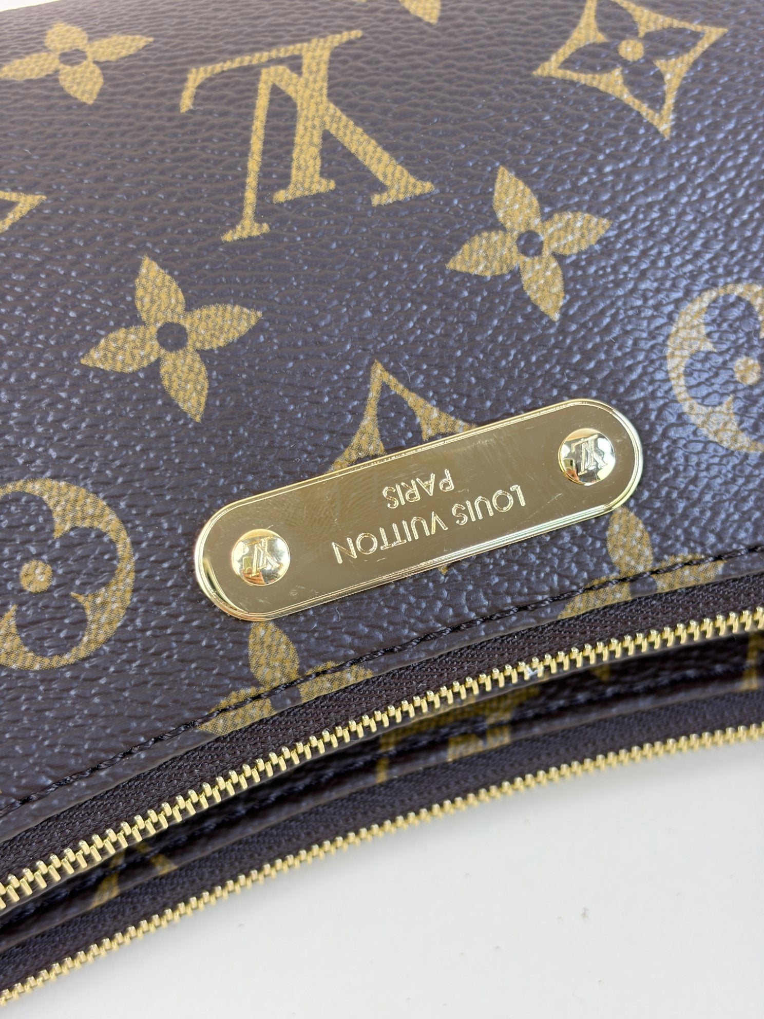 Louis Vuitton Monogram Pochette Liv Handbag