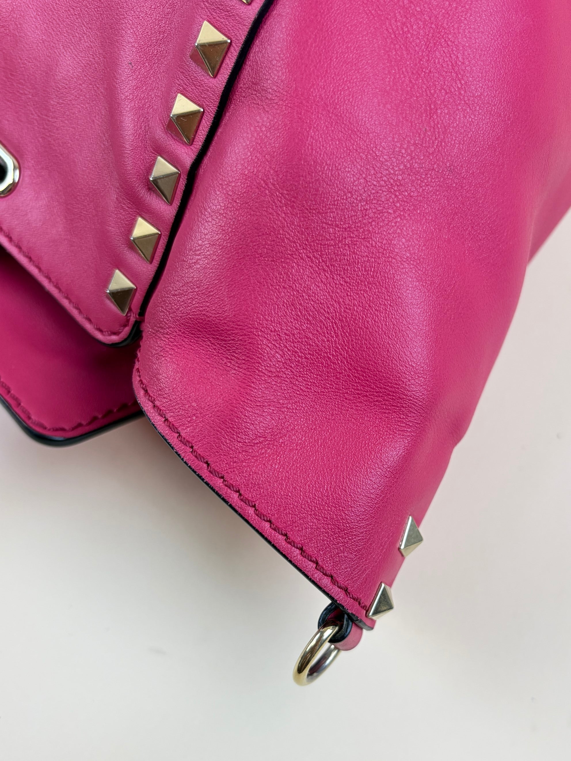 Valentino hot pink rock stud medium