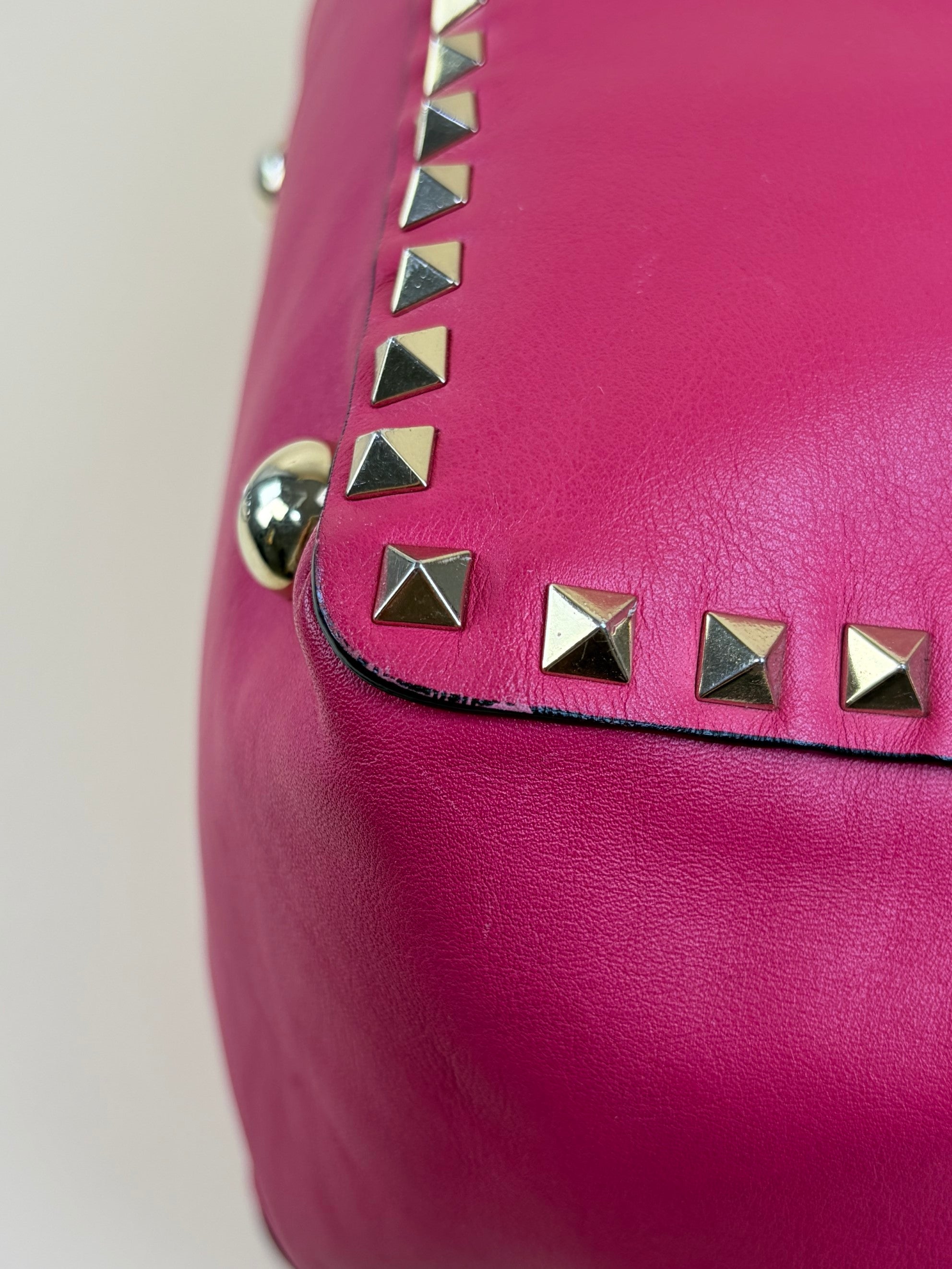Valentino hot pink rock stud medium