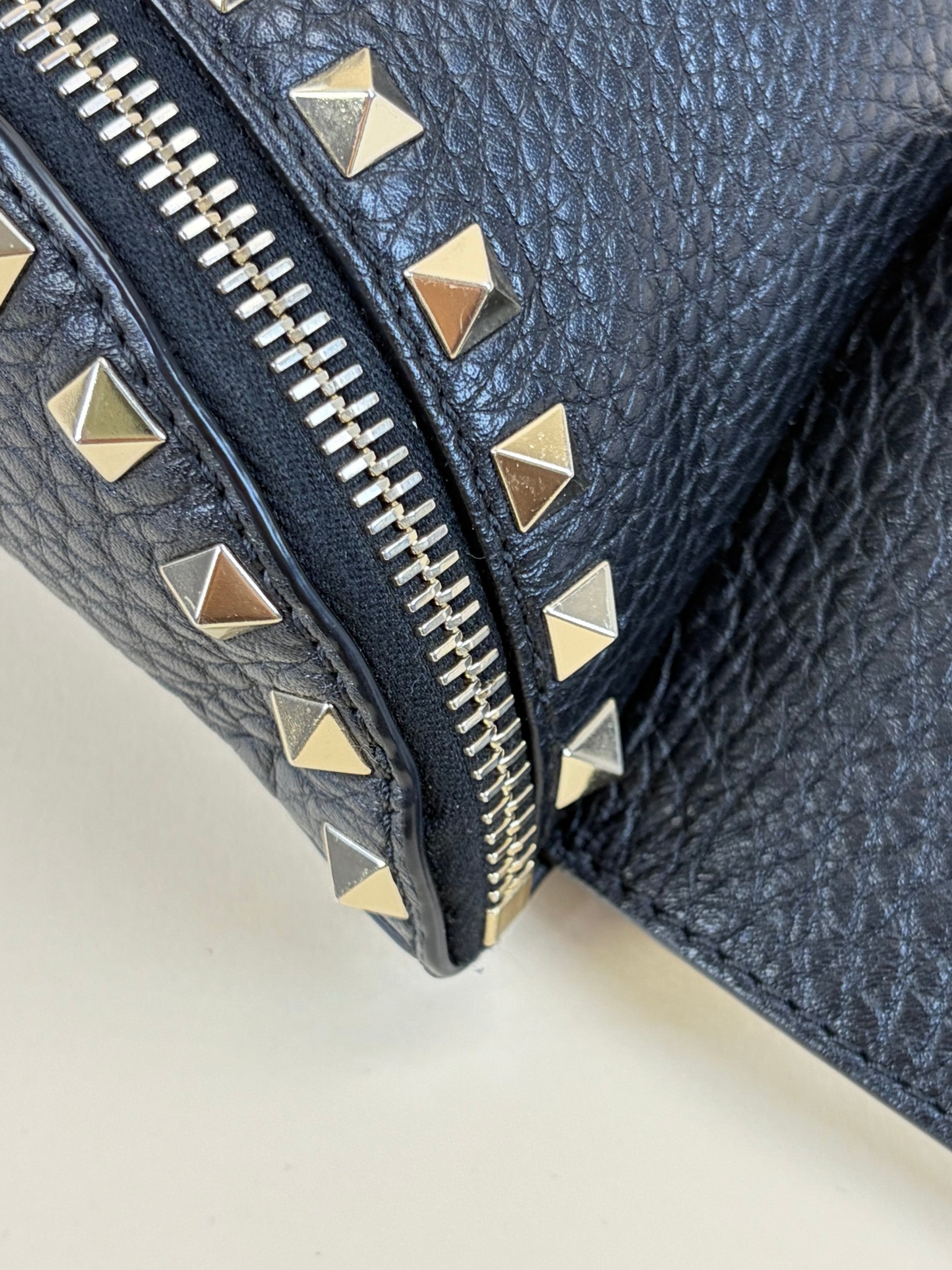 Valentino gravani black grainy calfskin Rockstud Belt Bag