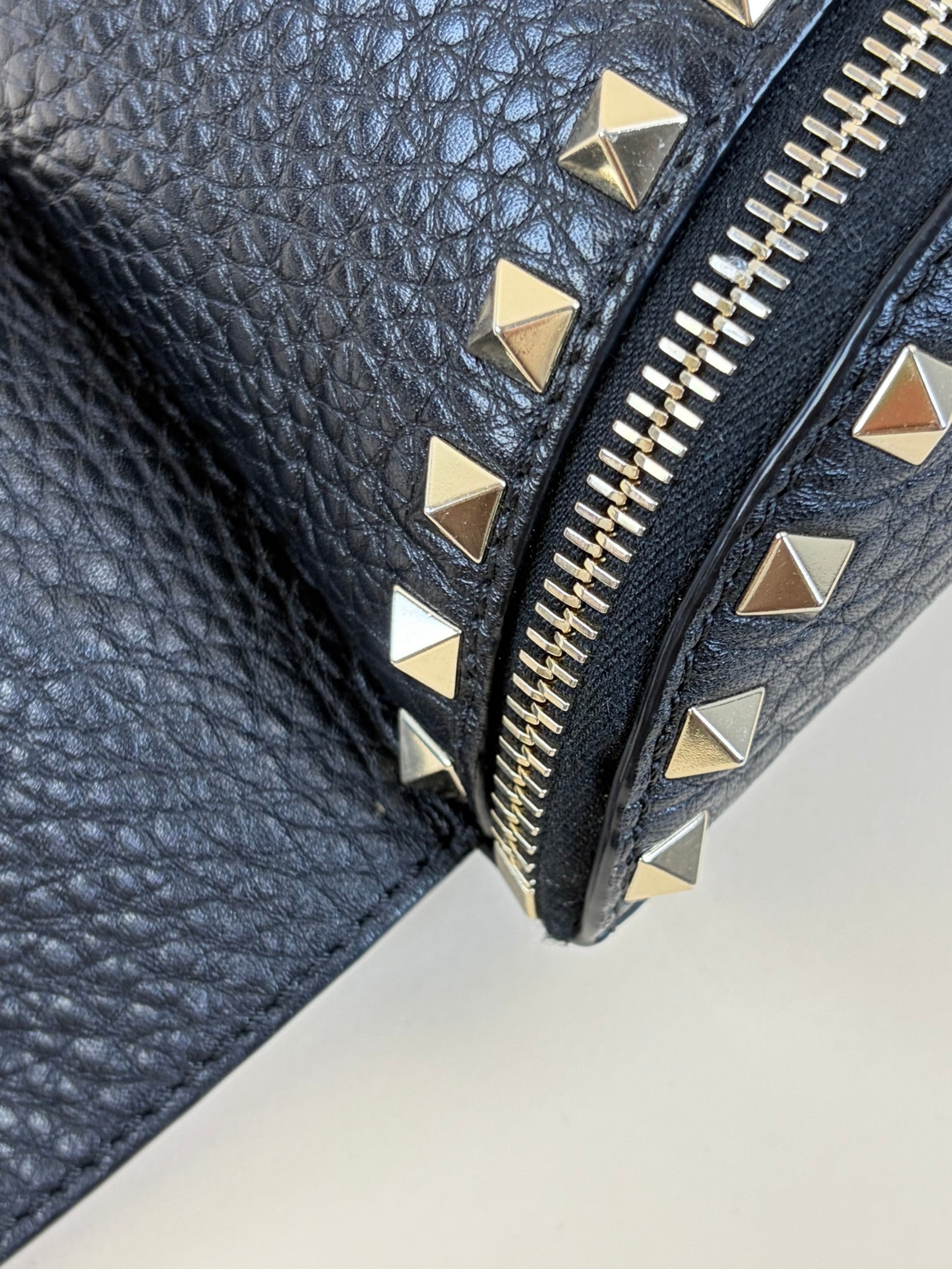 Valentino gravani black grainy calfskin Rockstud Belt Bag