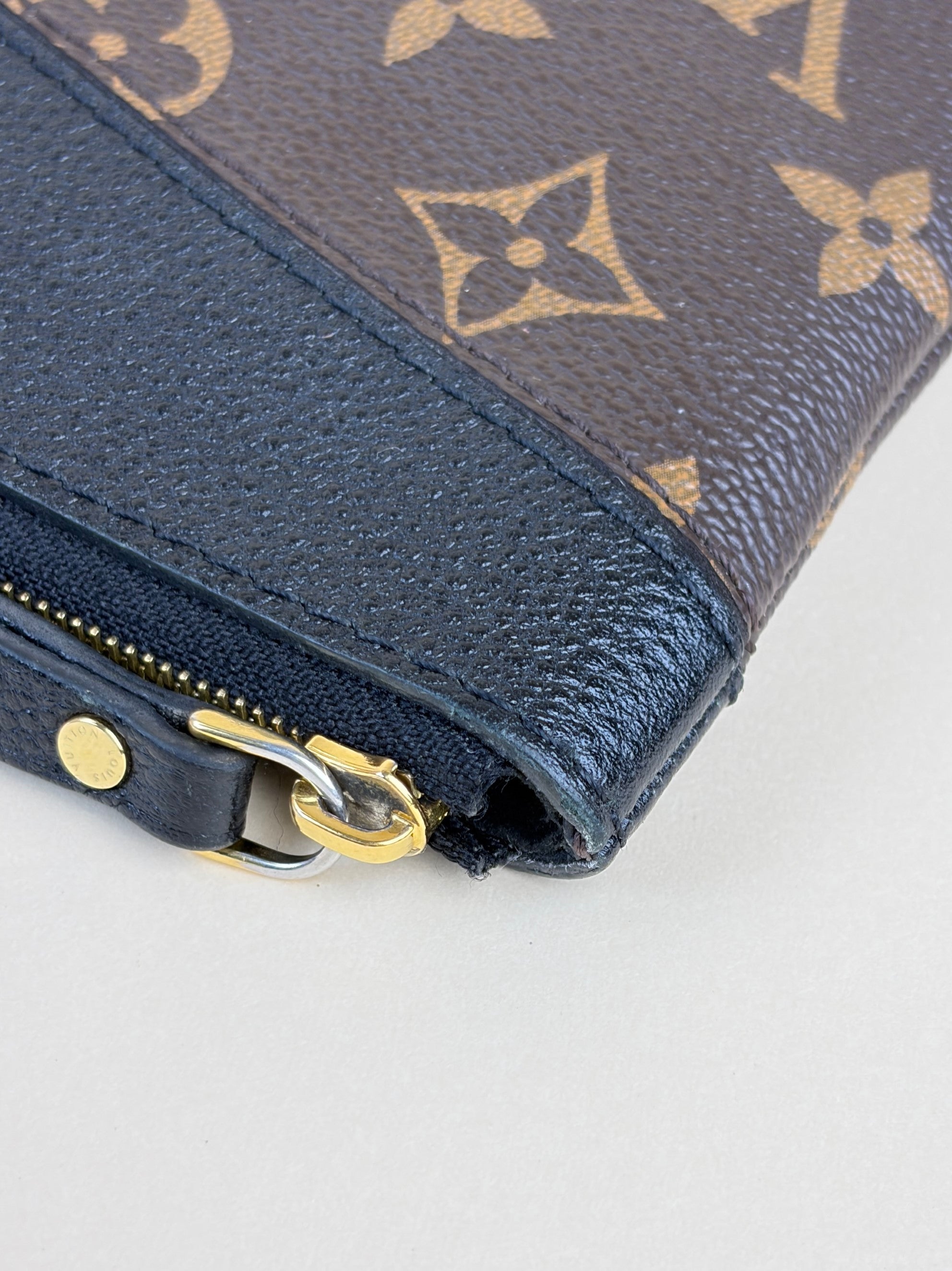 louis Vuitton black monogram daily pouch