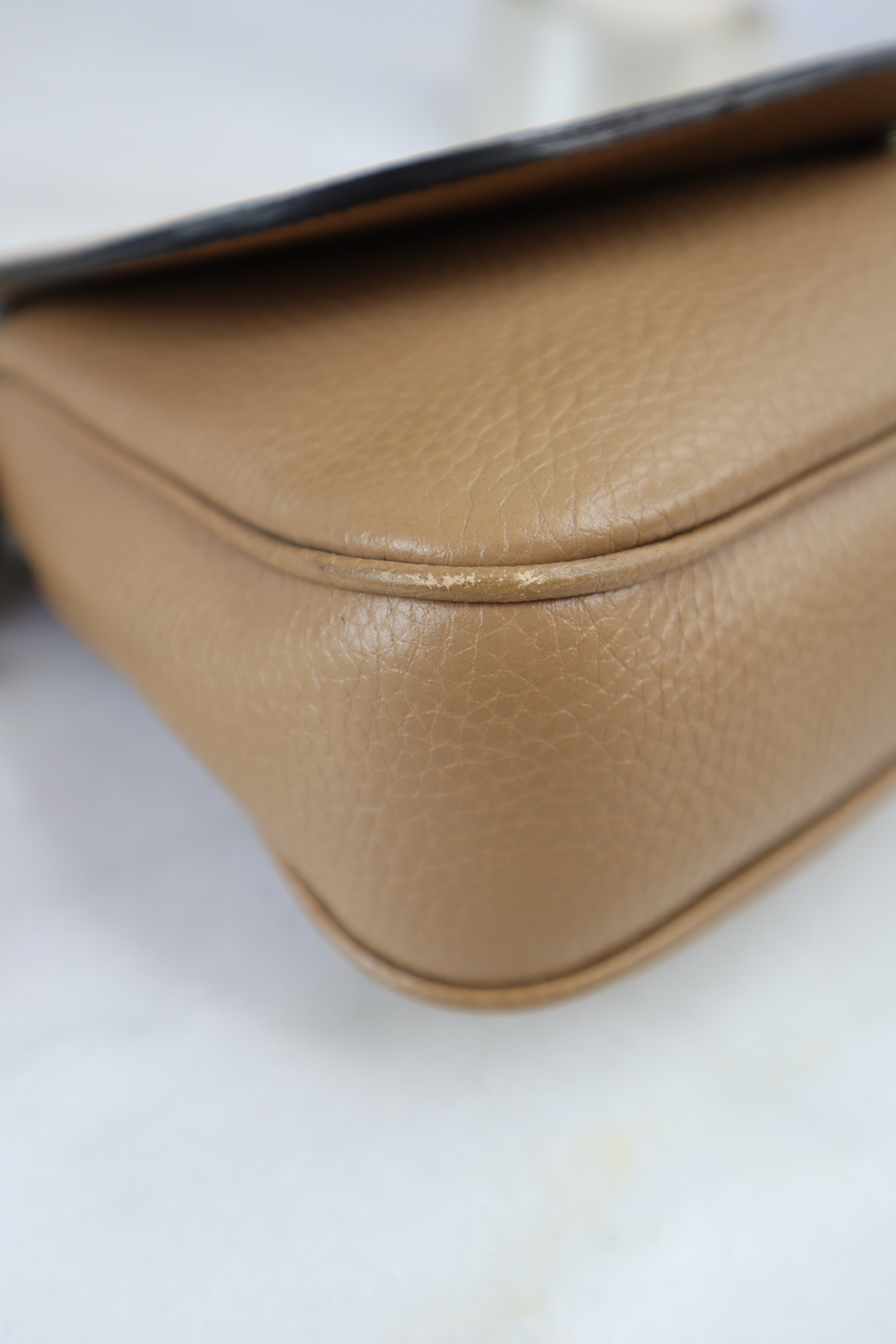 Gucci Nude Beige Flap Soho Crossbody Bag W/ Chain