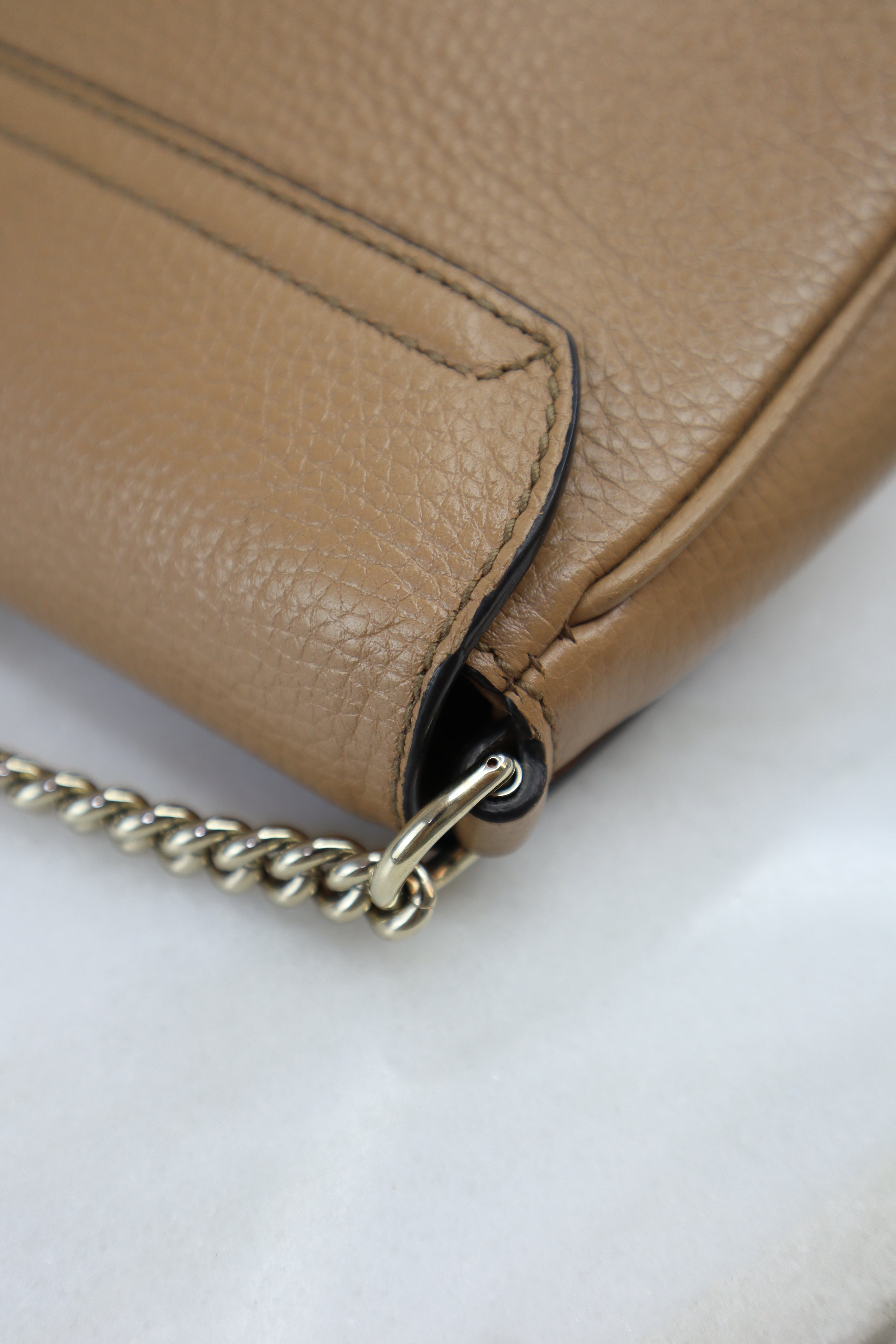 Gucci Nude Beige Flap Soho Crossbody Bag W/ Chain