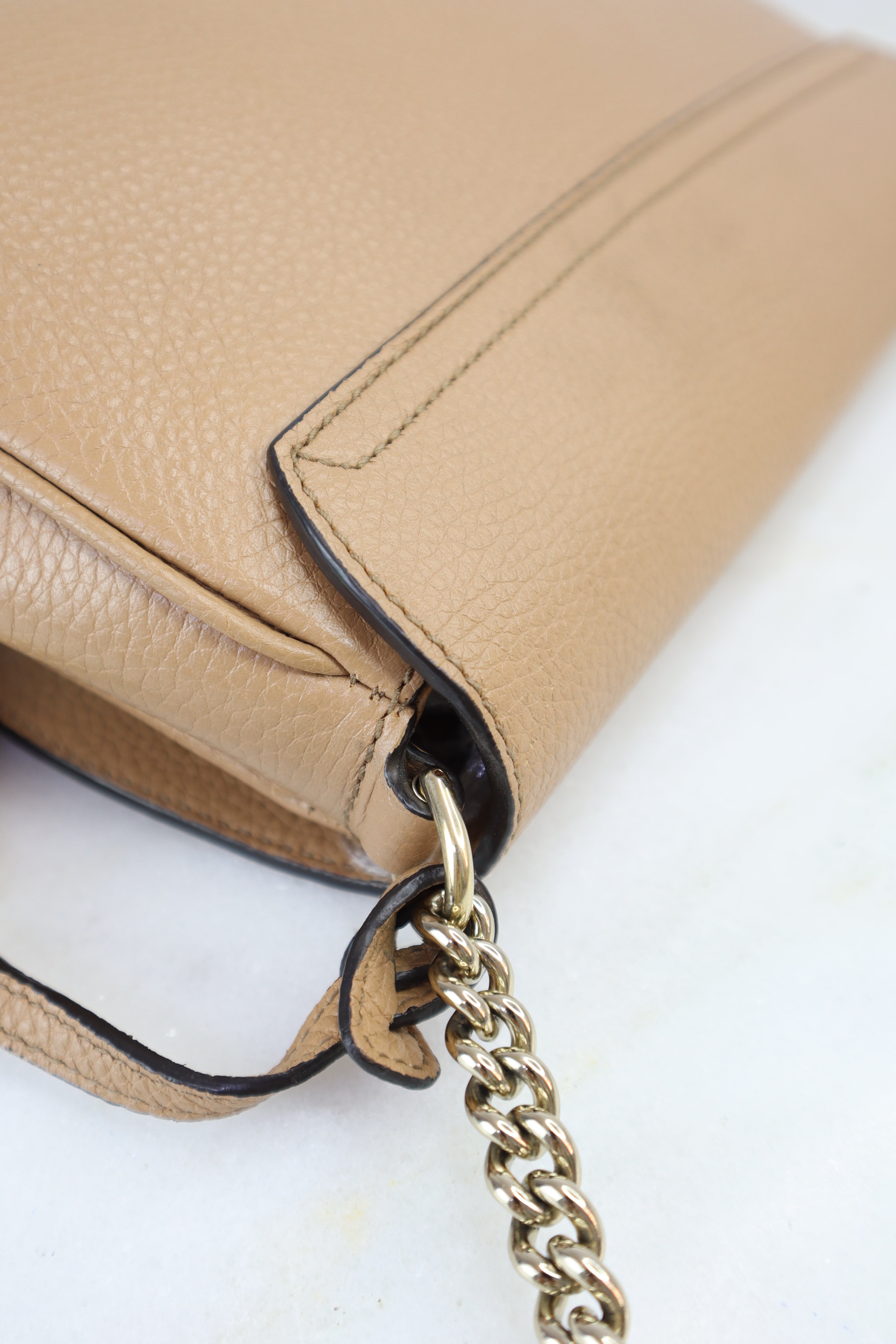 Gucci Nude Beige Flap Soho Crossbody Bag W/ Chain