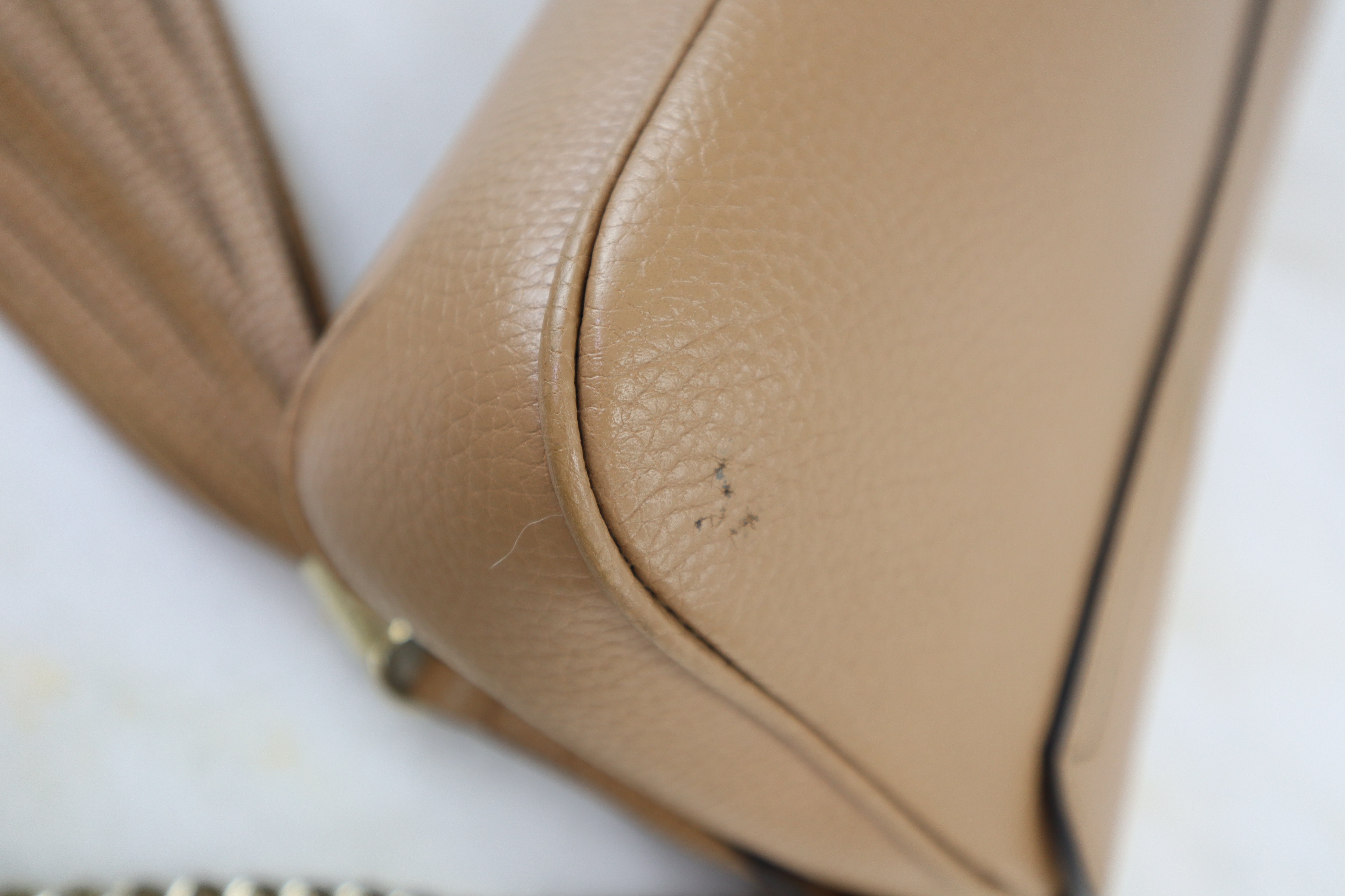 Gucci Nude Beige Flap Soho Crossbody Bag W/ Chain