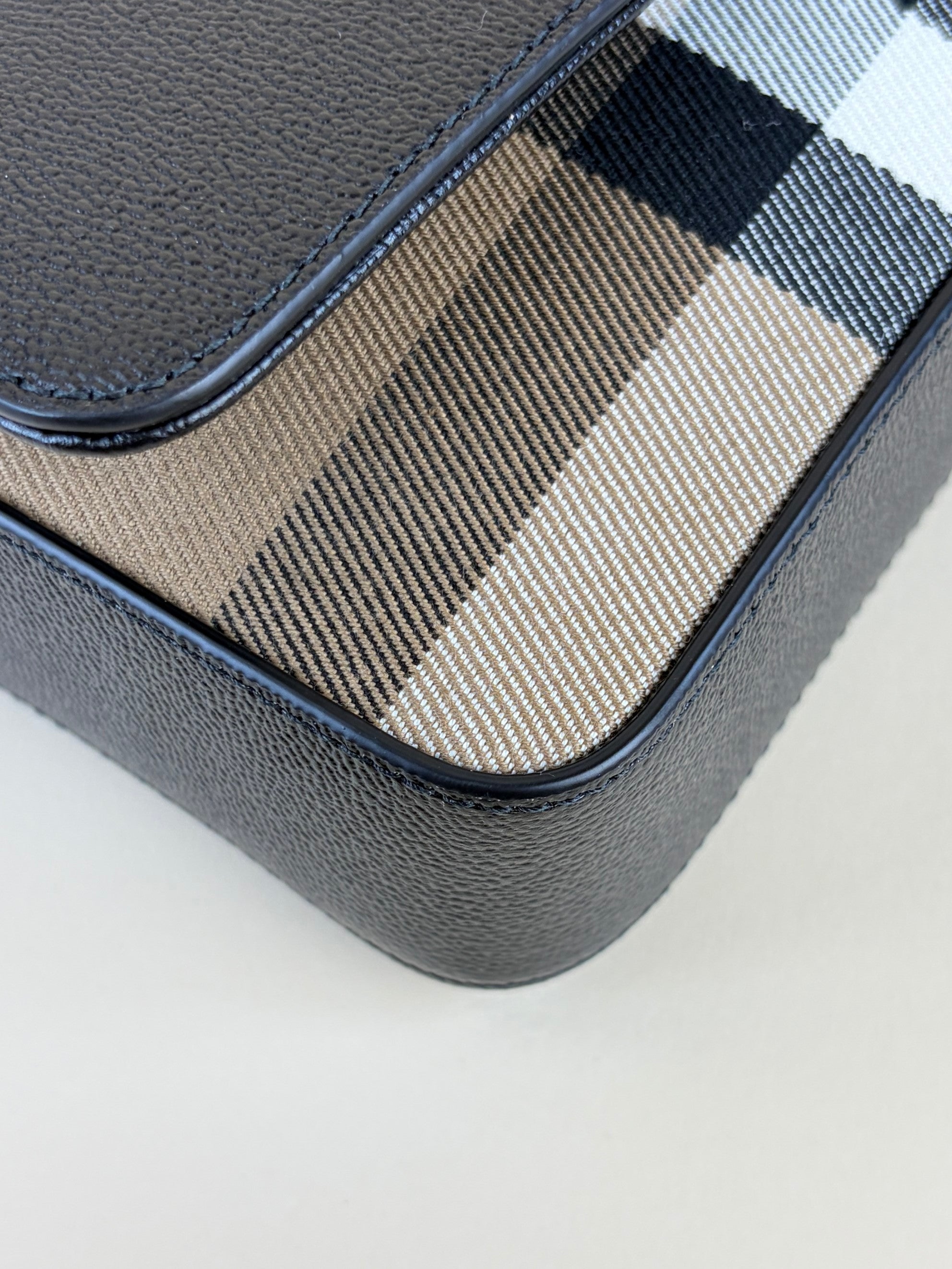 Burberry black Earth House Check Tartan Mix New Hampshire Crossbody Bag