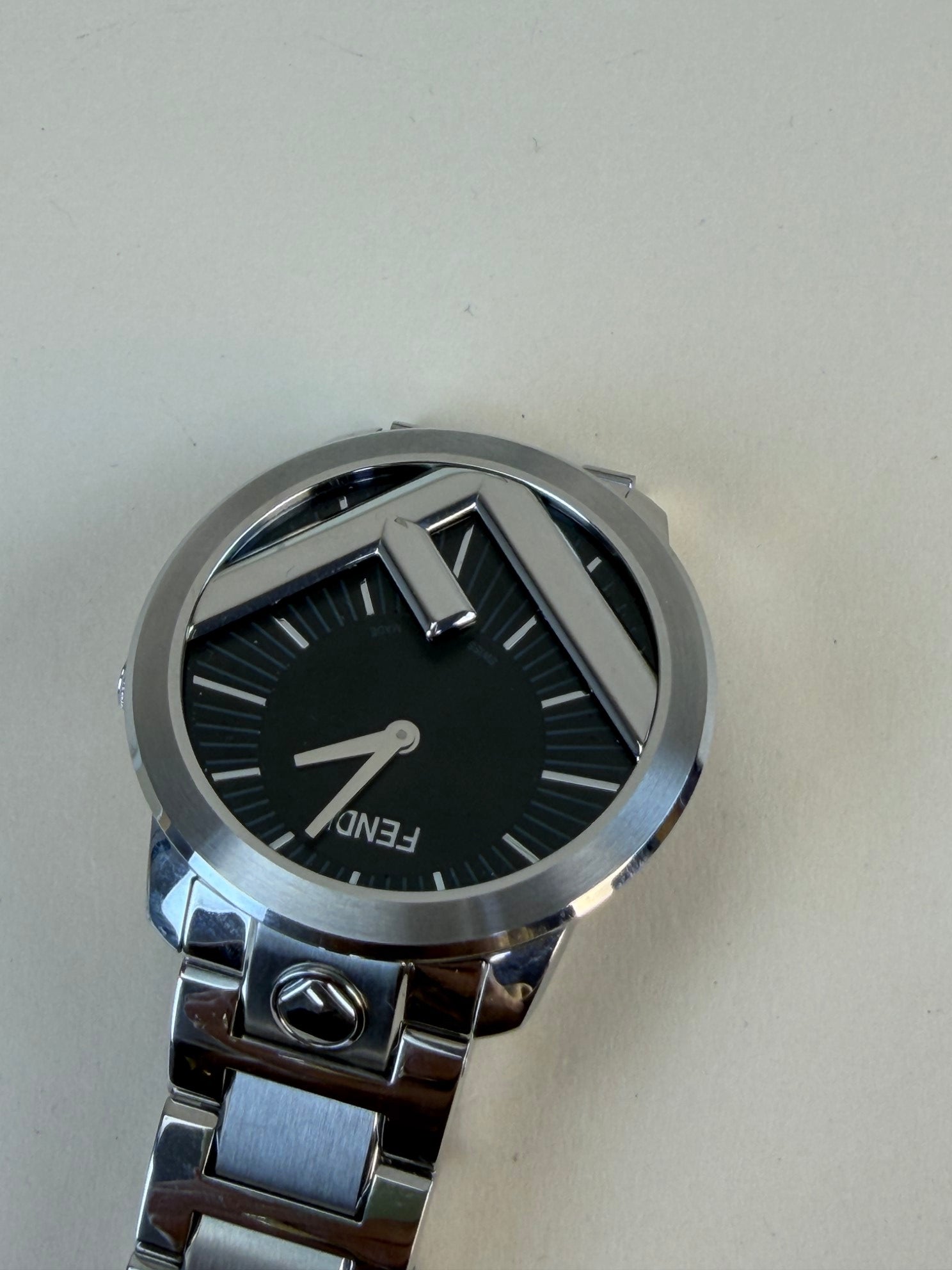 Fendi Silver Stainless Steel 41mm Runaway Quartz Watch