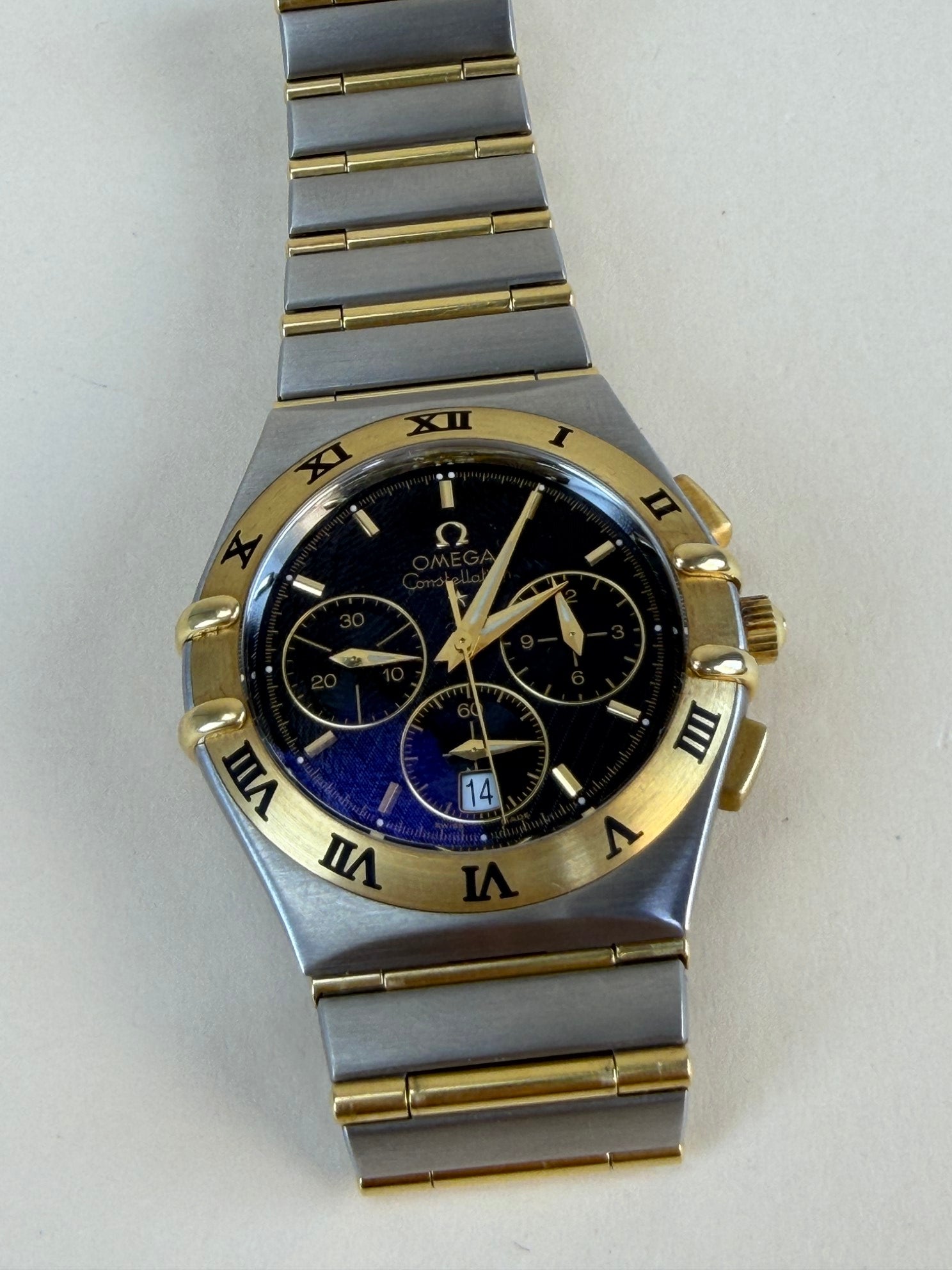 Omega 18K Yellow Gold Constellation Chronograph 36mm Watch