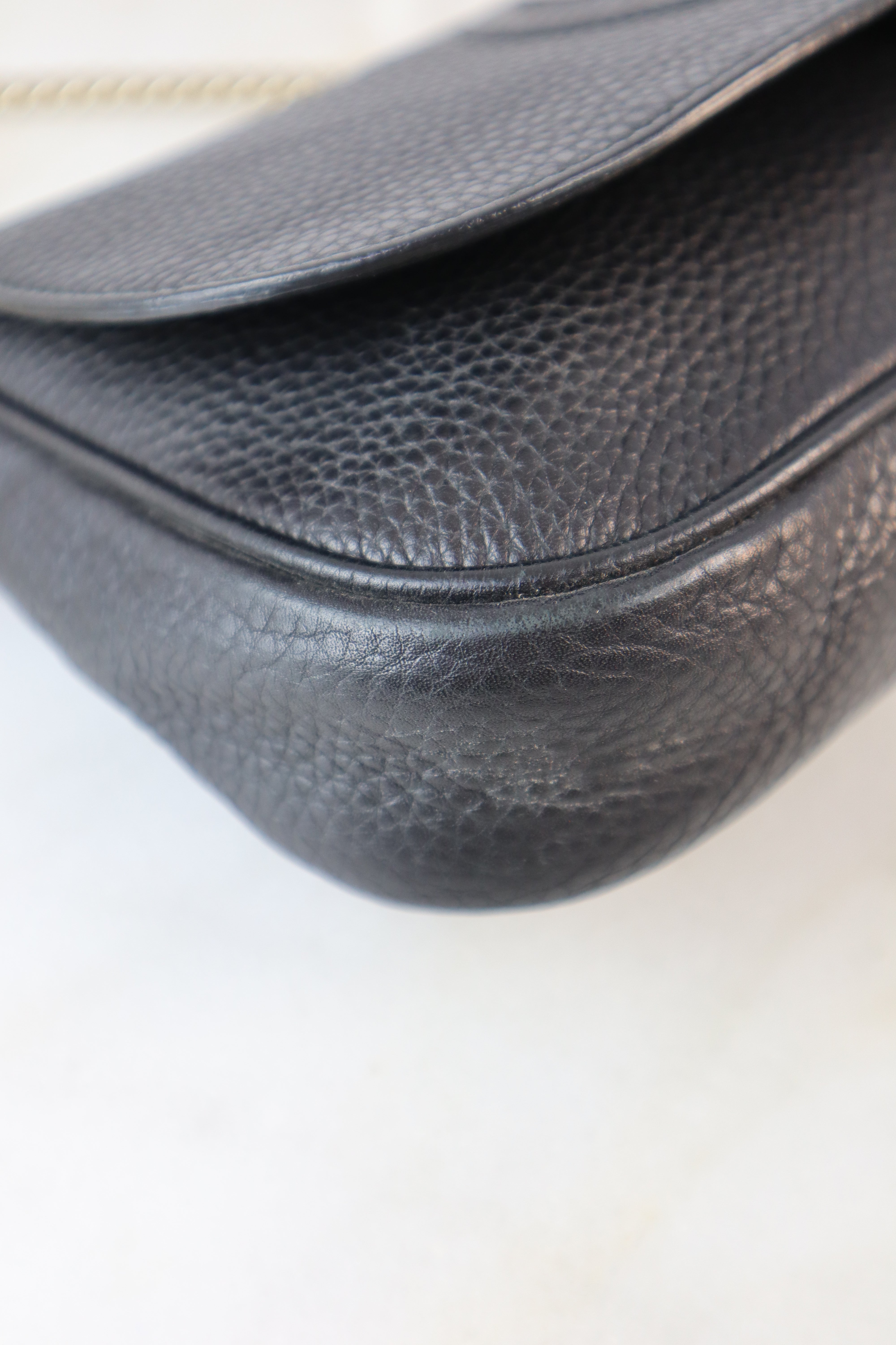 Gucci Black GG Soho Flap Crossbody Bag W/ Chain