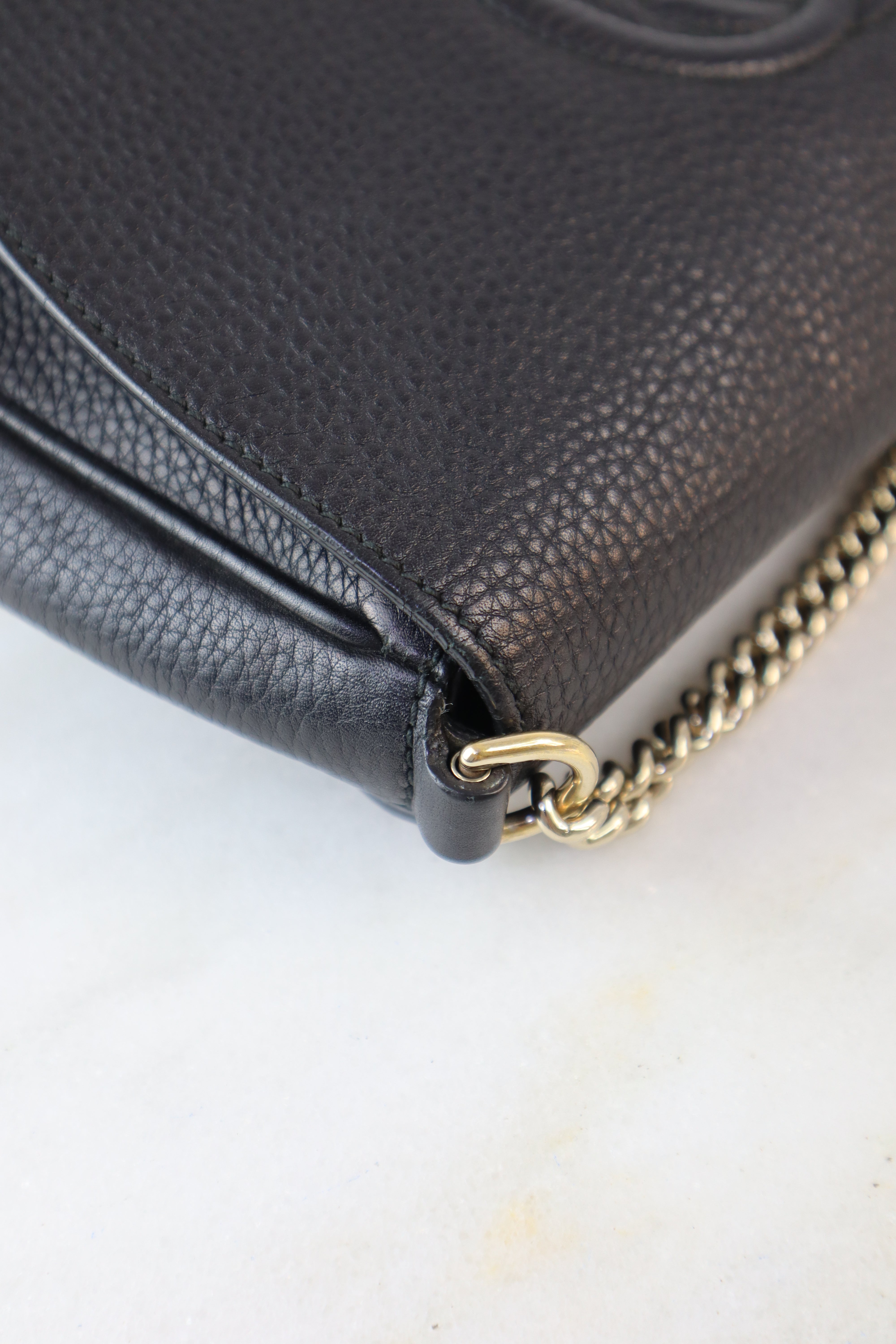 Gucci Black GG Soho Flap Crossbody Bag W/ Chain