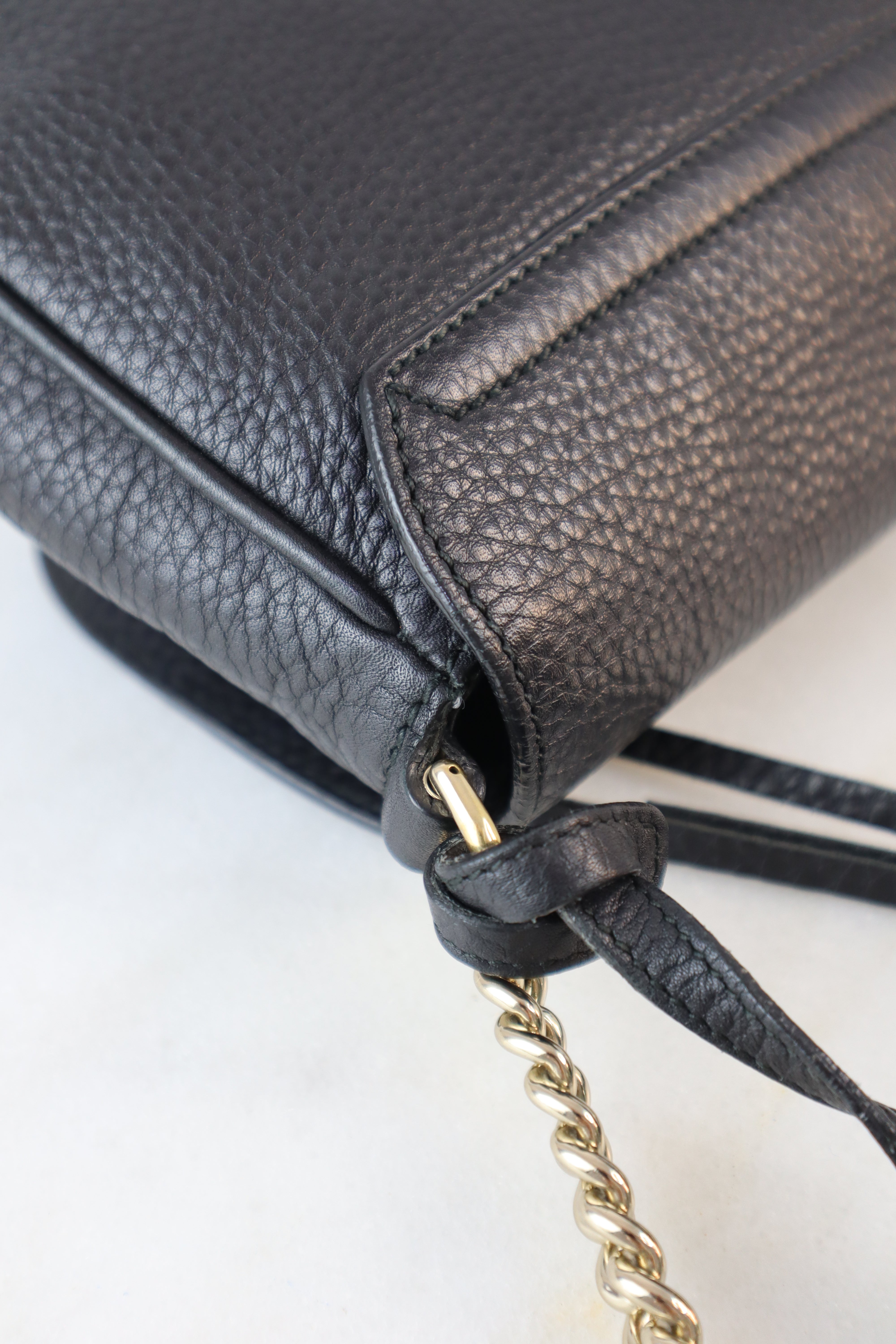 Gucci Black GG Soho Flap Crossbody Bag W/ Chain