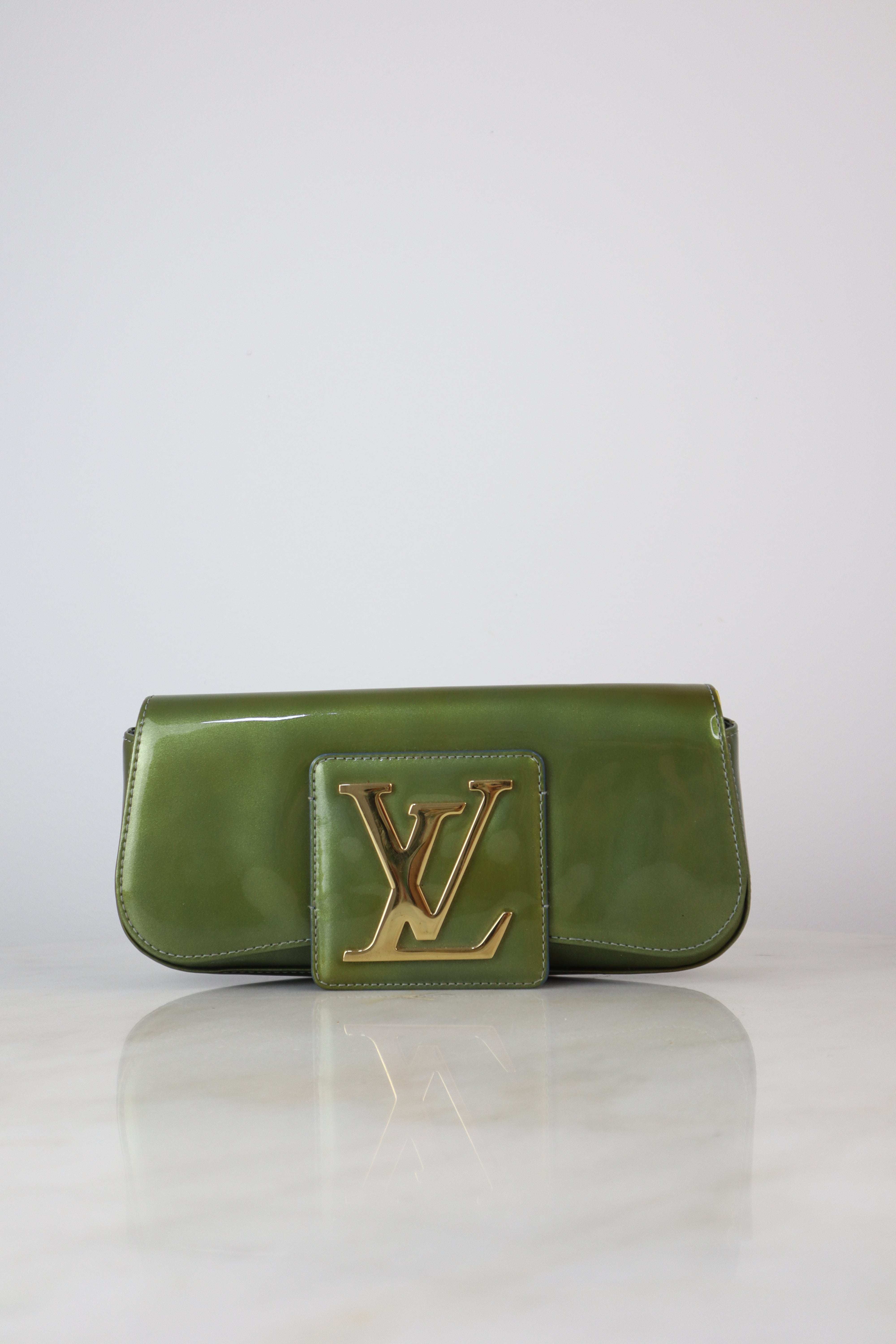 Louis Vuitton Olive Vernis Sobe Clutch