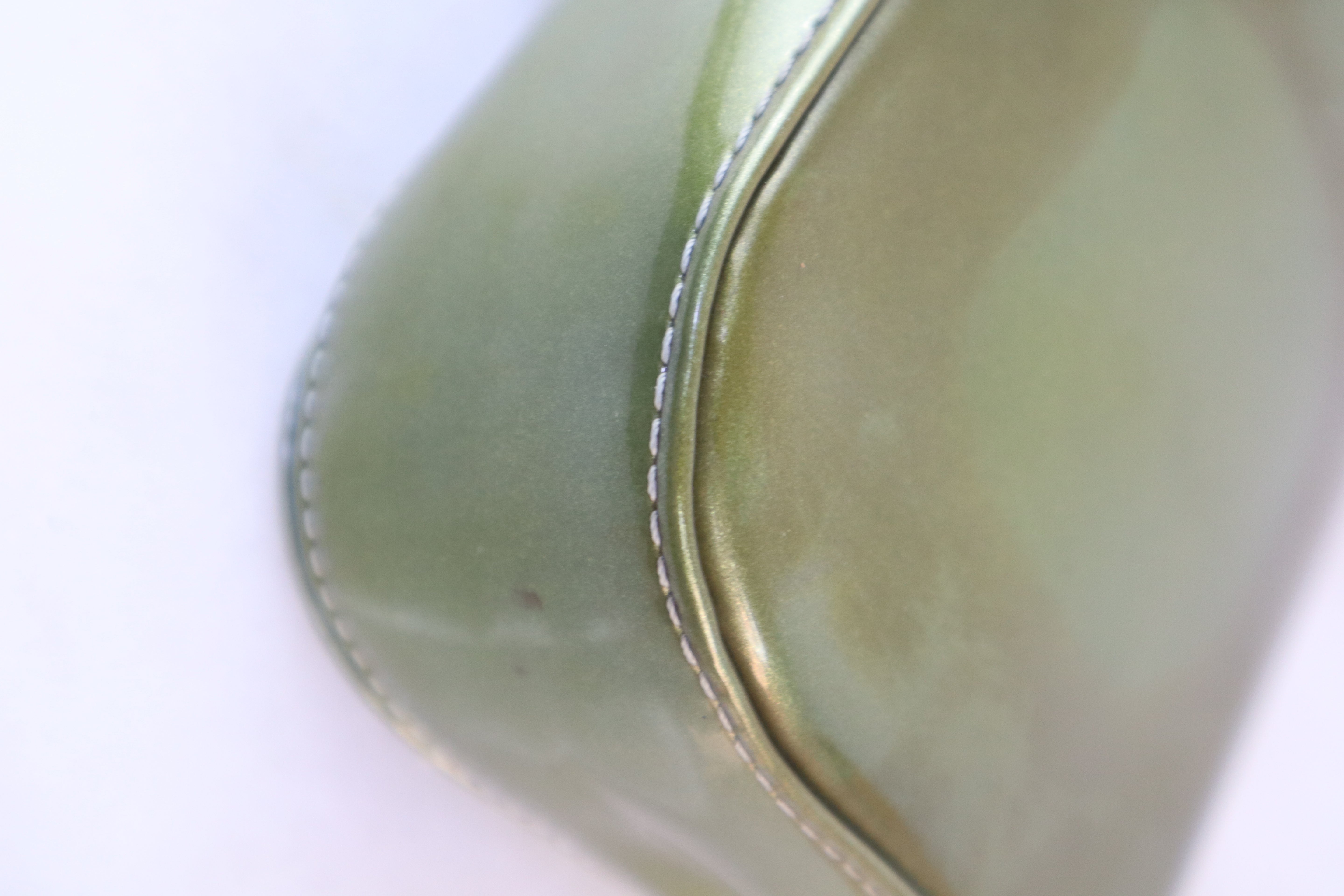 Louis Vuitton Olive Vernis Sobe Clutch