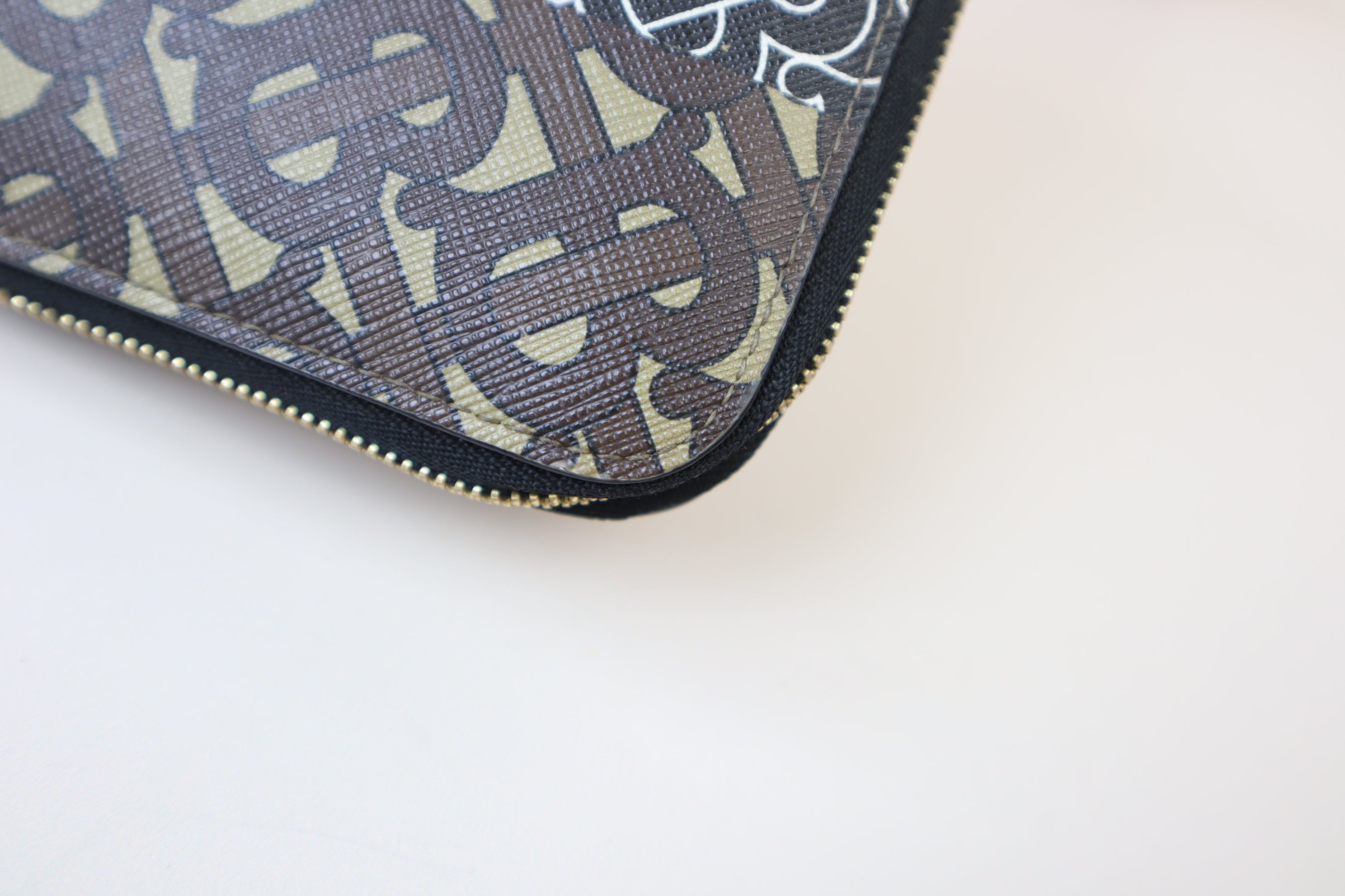 Burberry Brown Multiple Color Zip Long Wallet