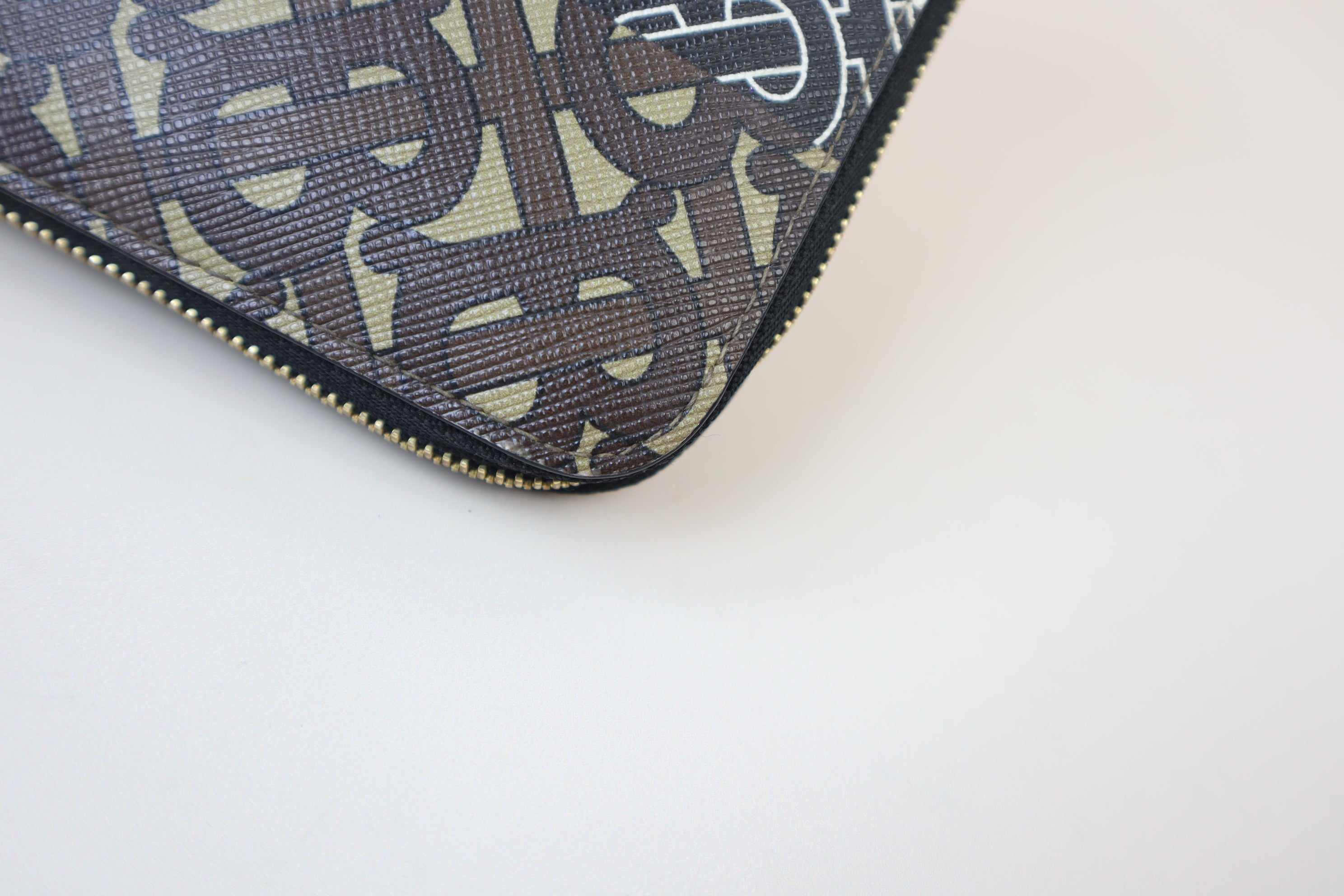 Burberry Brown Multiple Color Zip Long Wallet