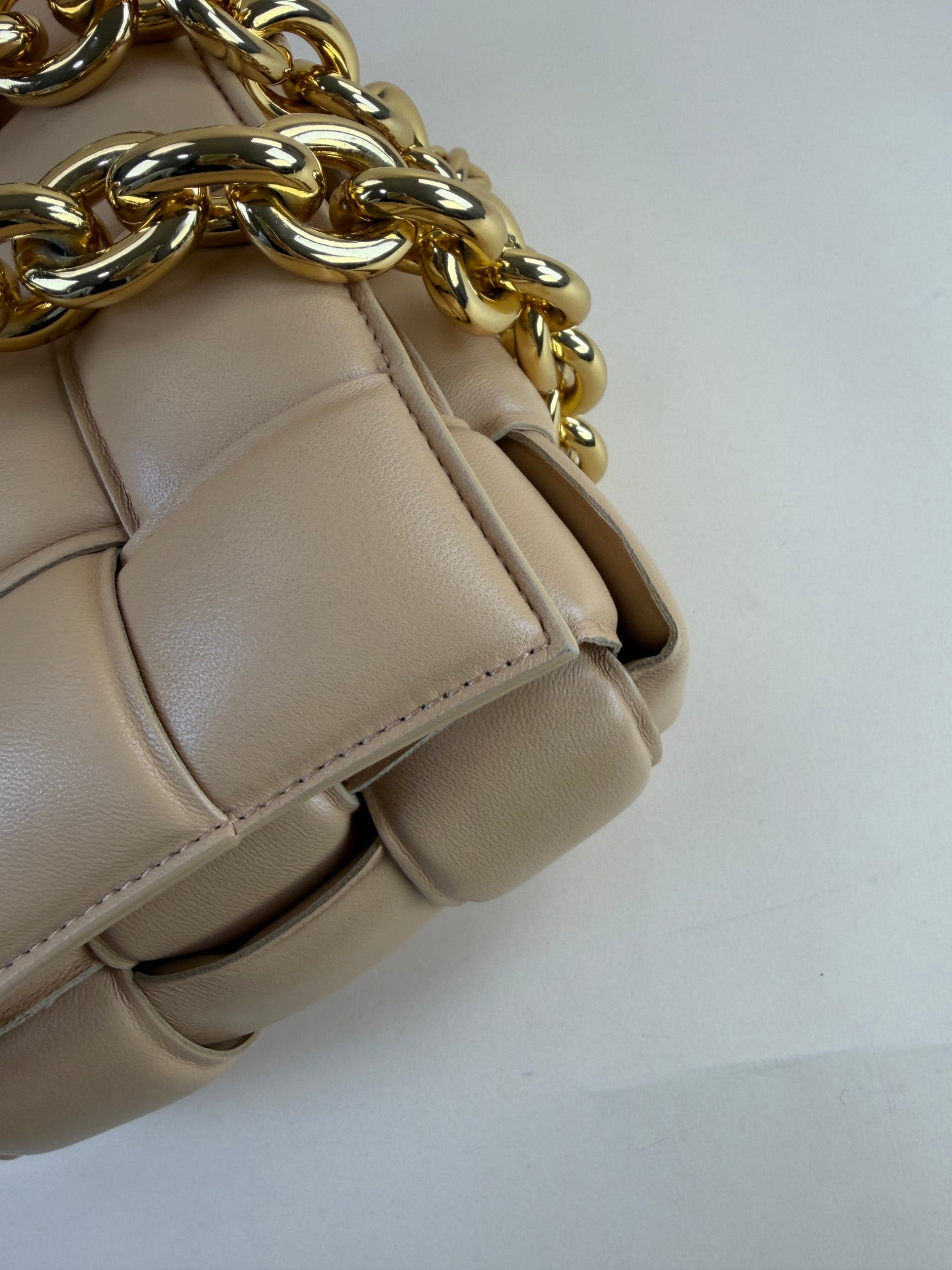 Bottega Veneta maxi intrico padded chain cassette beige