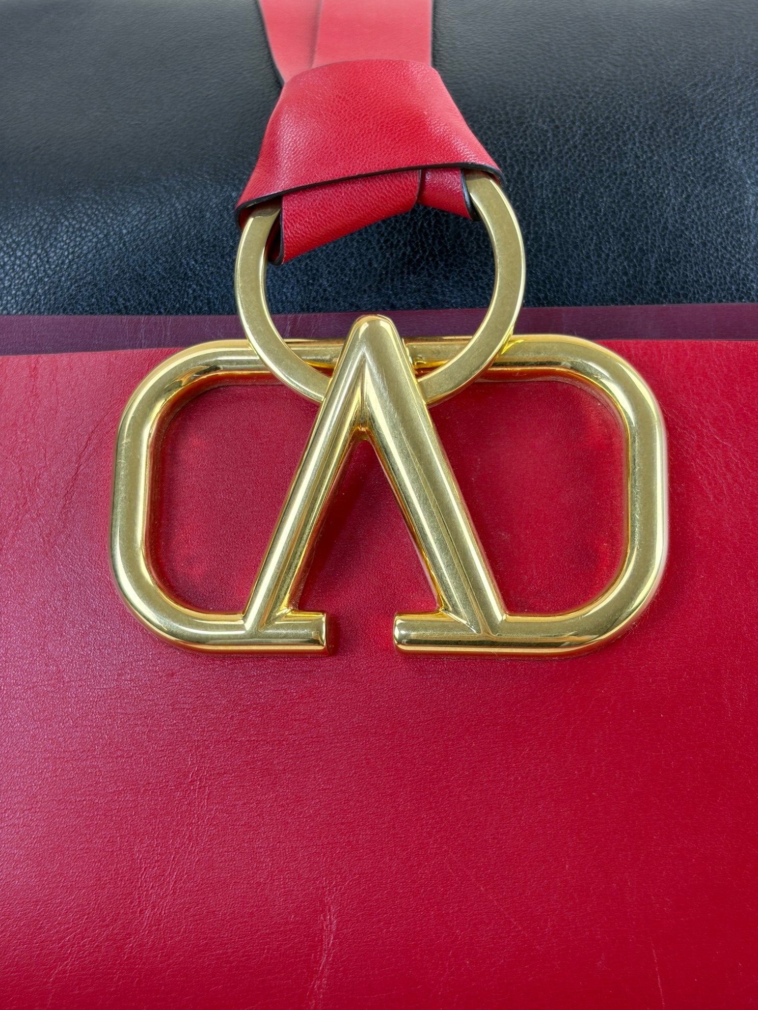 Valentino Bicolor VRING red and black Shoulder Bag