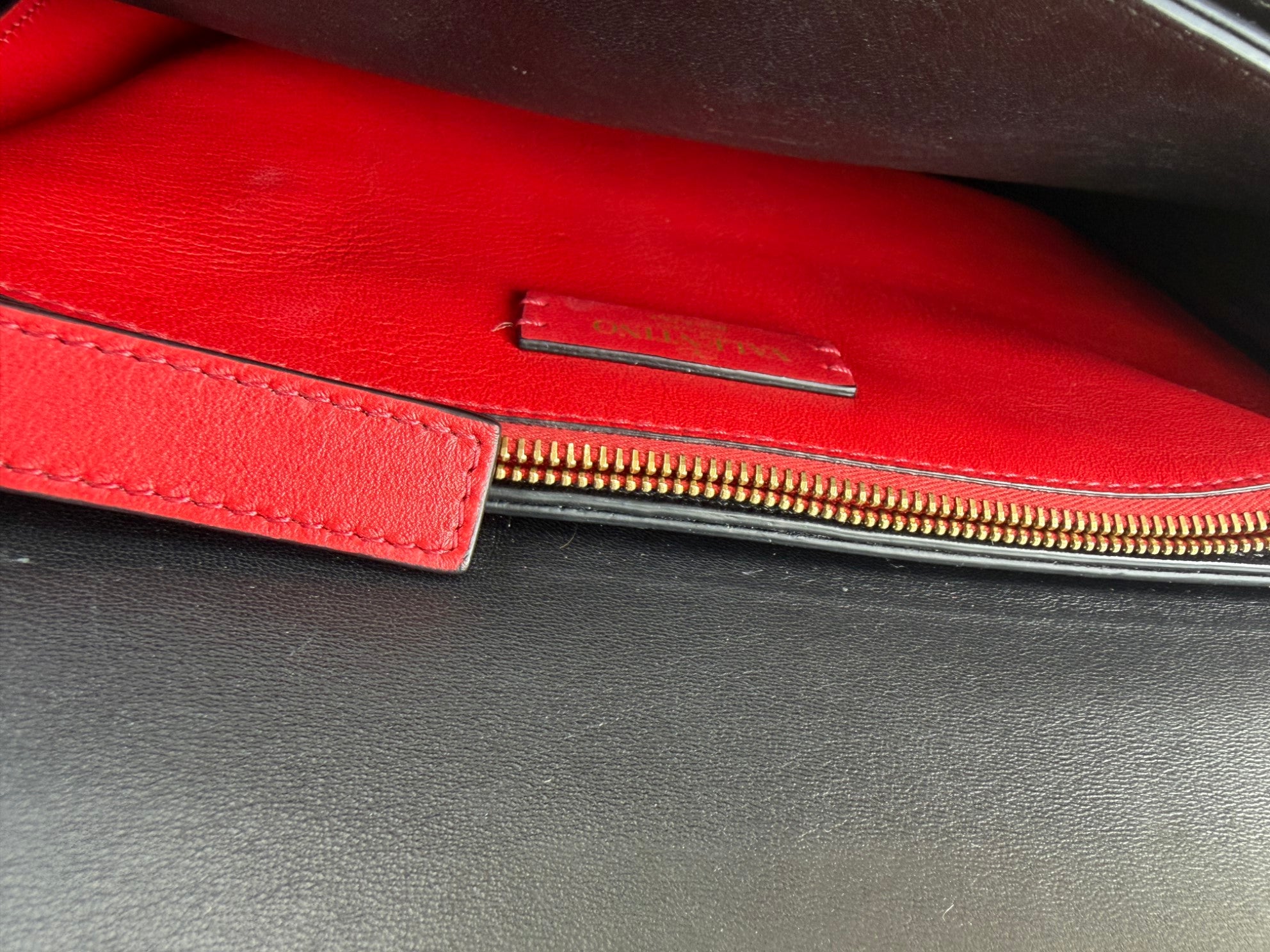 Valentino Bicolor VRING red and black Shoulder Bag