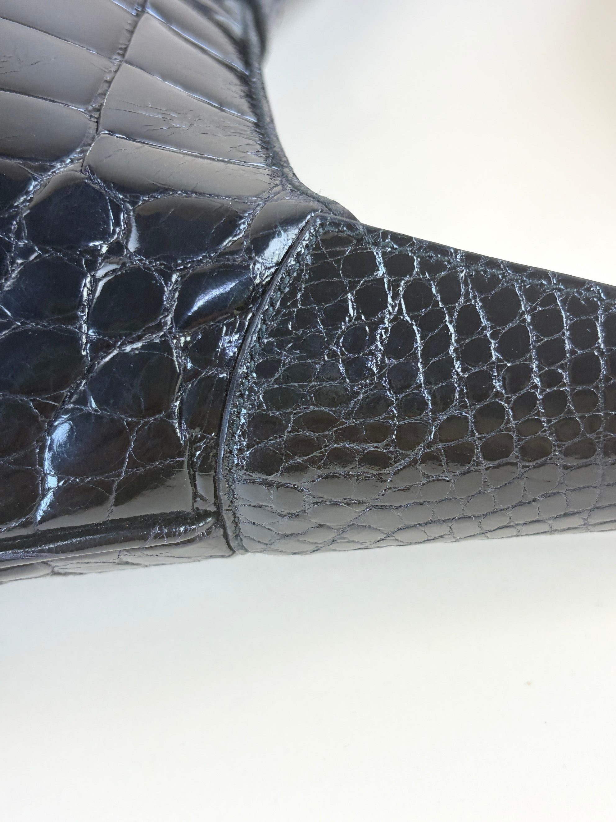 Gucci Jackie vintage with piston lock crocodile black vernis