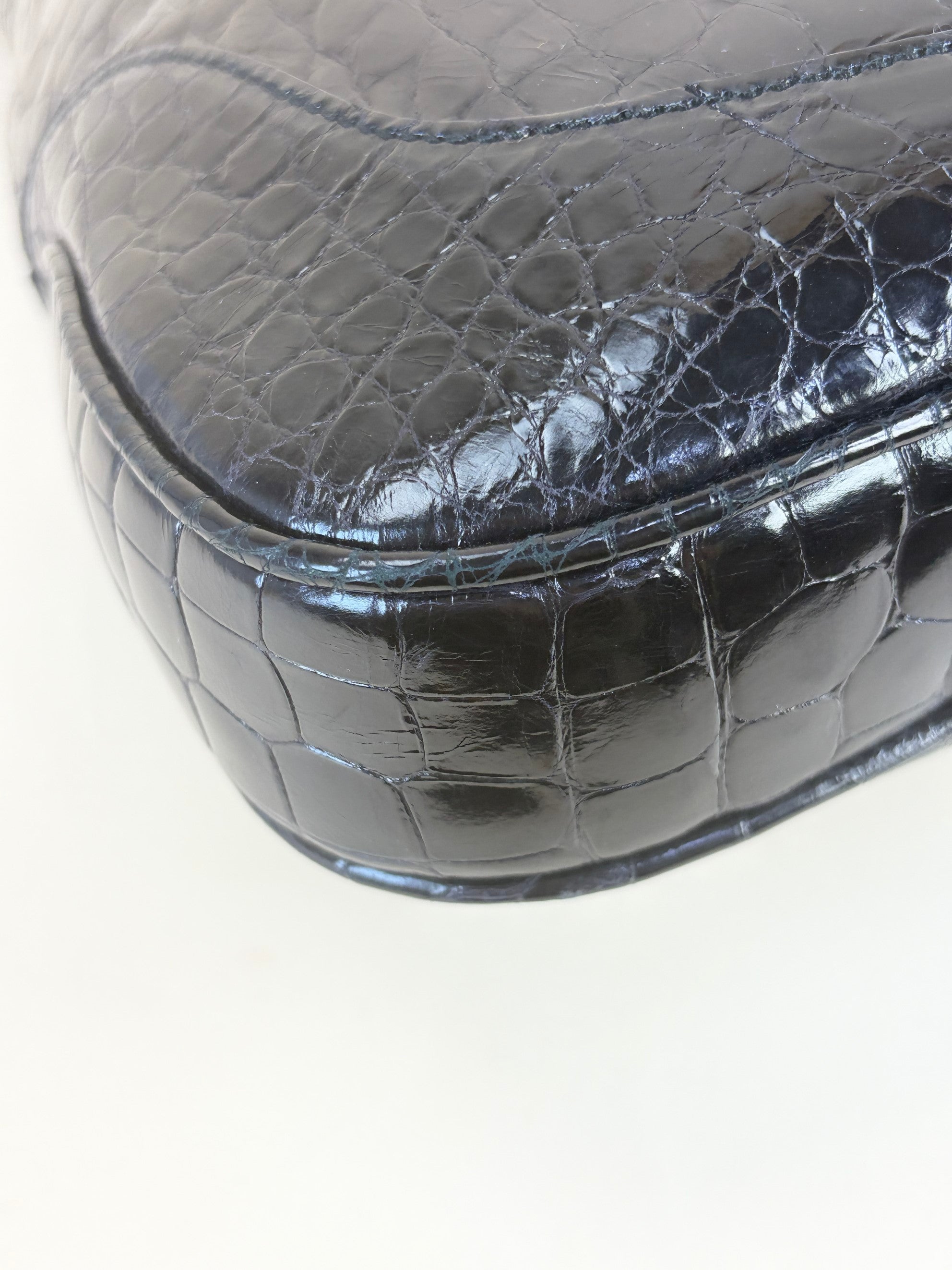 Gucci Jackie vintage with piston lock crocodile black vernis