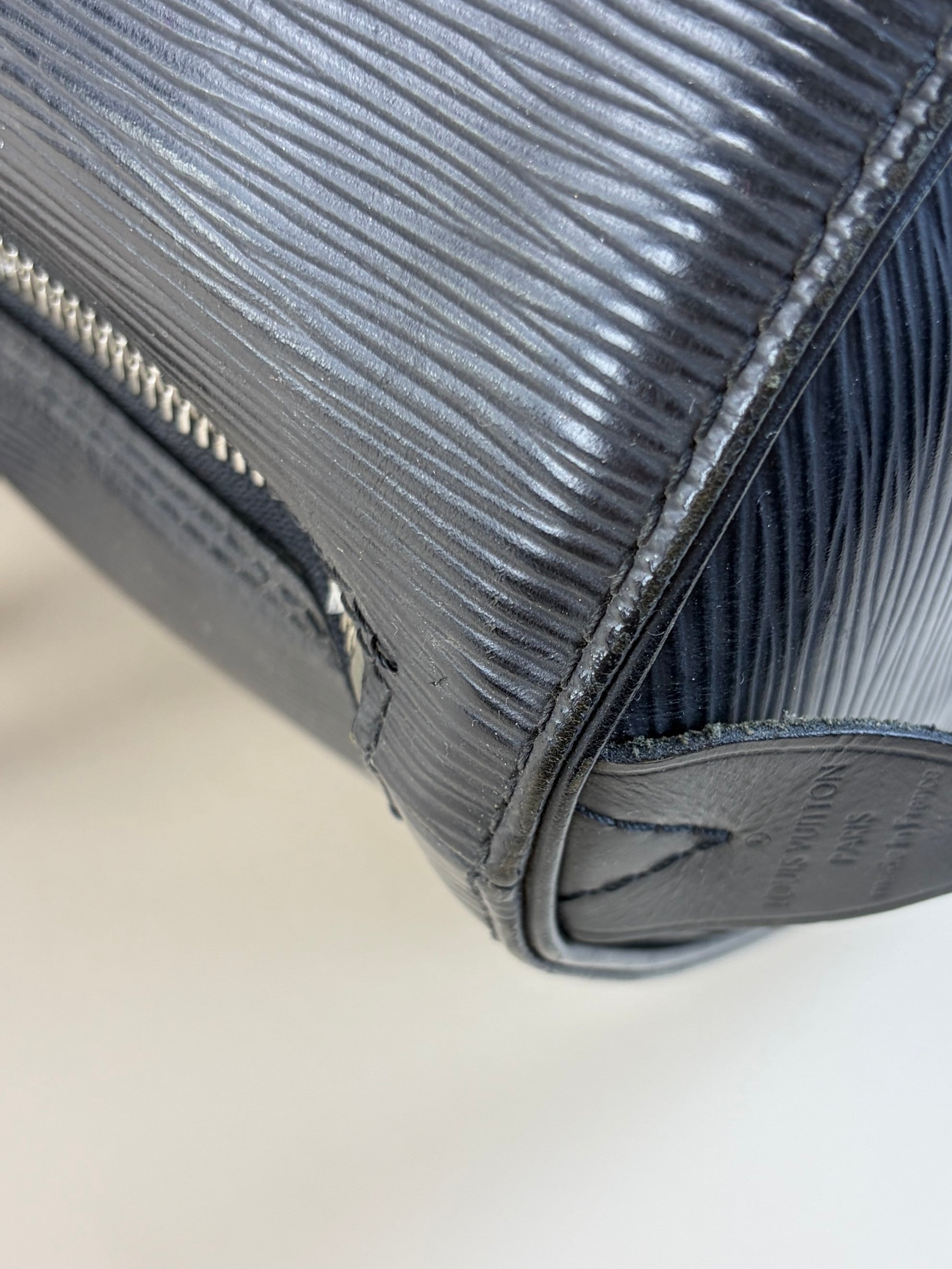 Louis Vuitton Black Speedy 30 Tote Bag