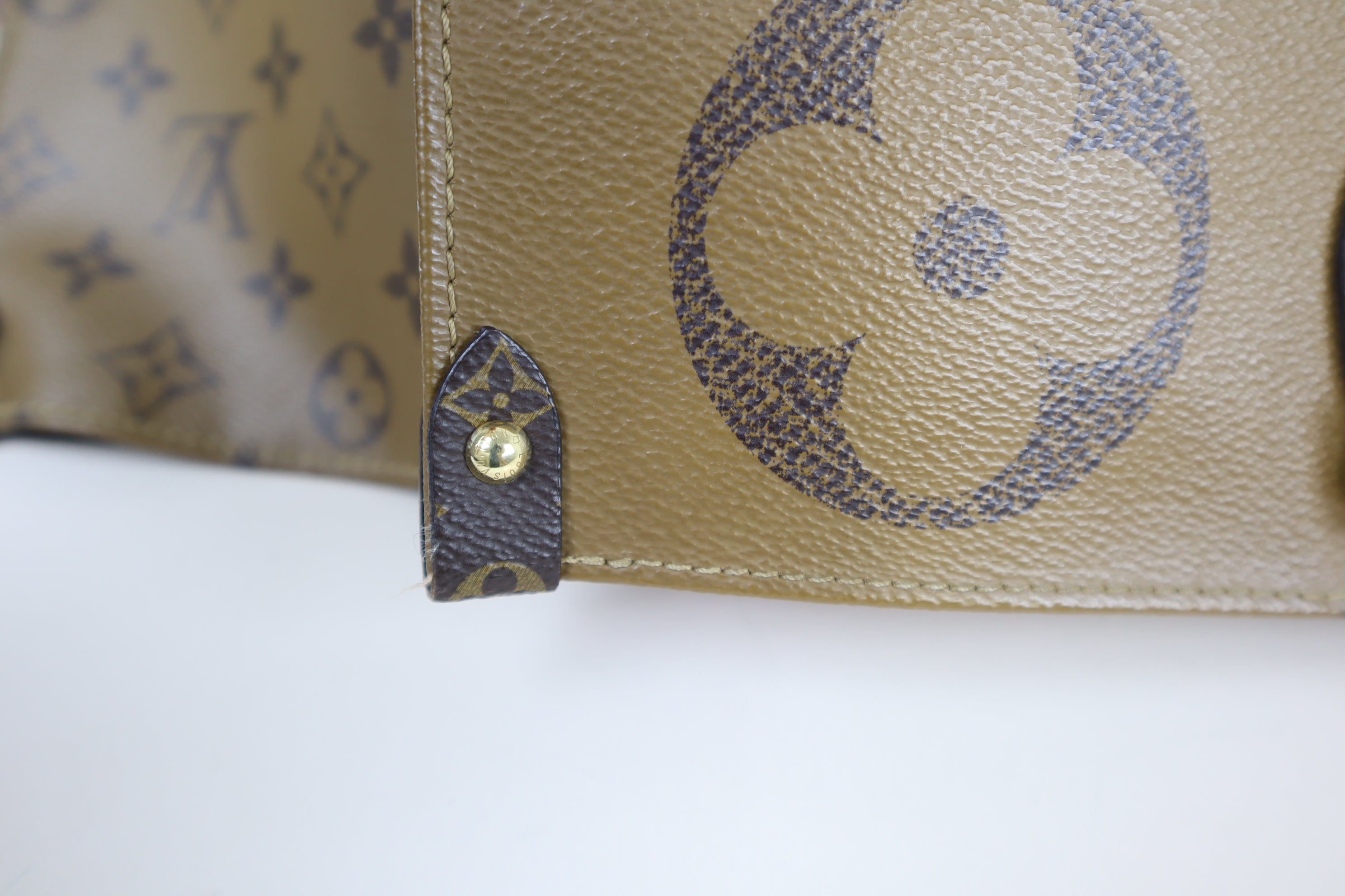 Louis Vuitton monogram Onthego GM Bag with Black Handle