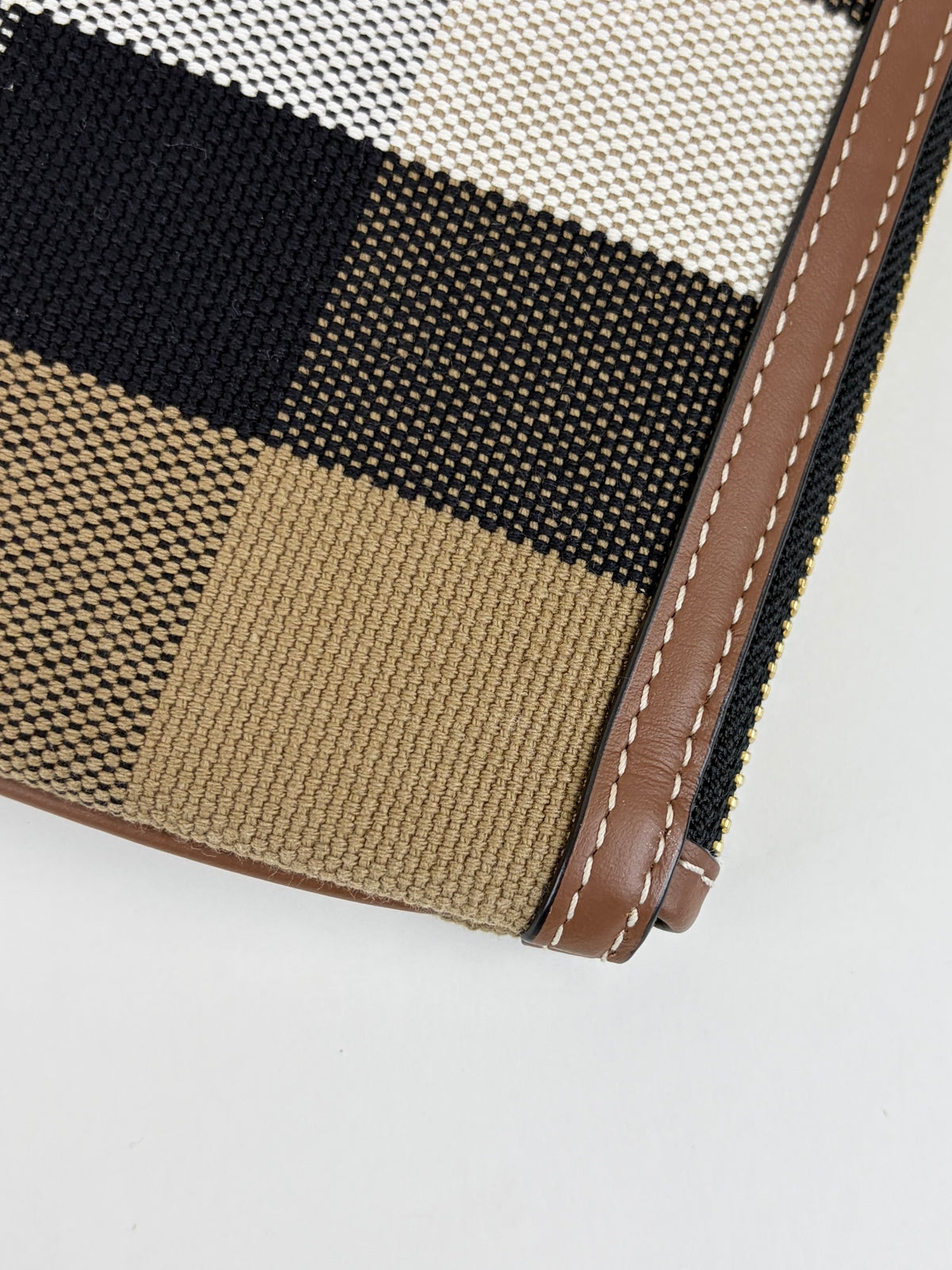 Burberry taupe brown leather/house check canvas new Peyton wristlet pouch