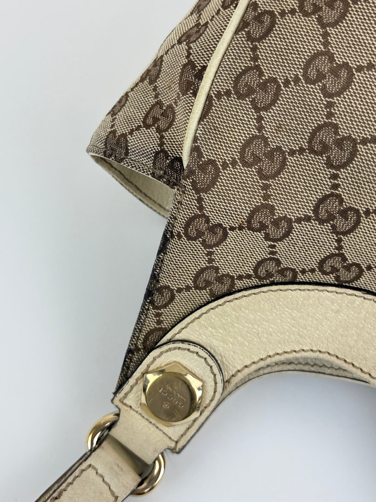 Gucci off white leather and gg monogram canvas Charmy medium