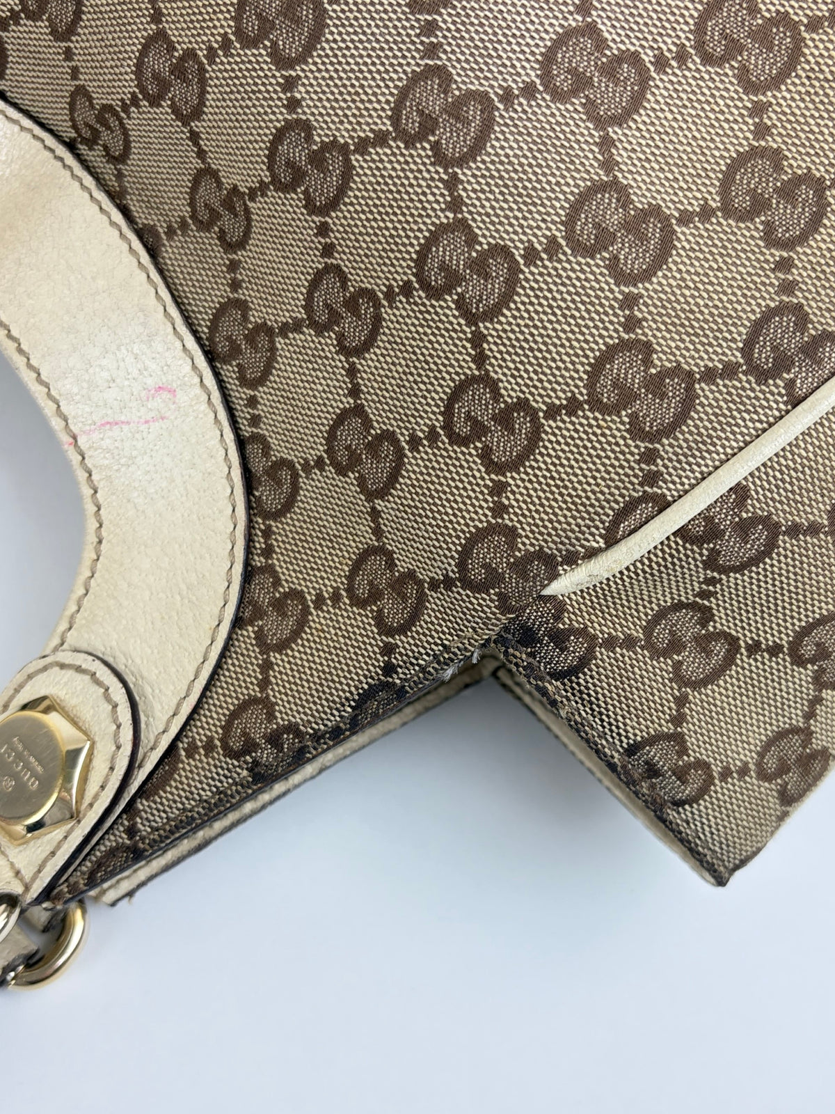 Gucci off white leather and gg monogram canvas Charmy medium