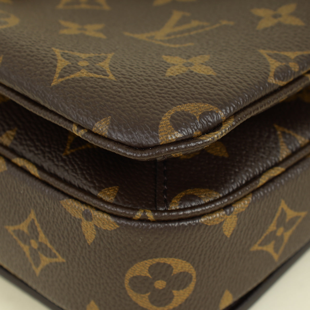 Louis Vuitton Monogram Pochette Metis Bag