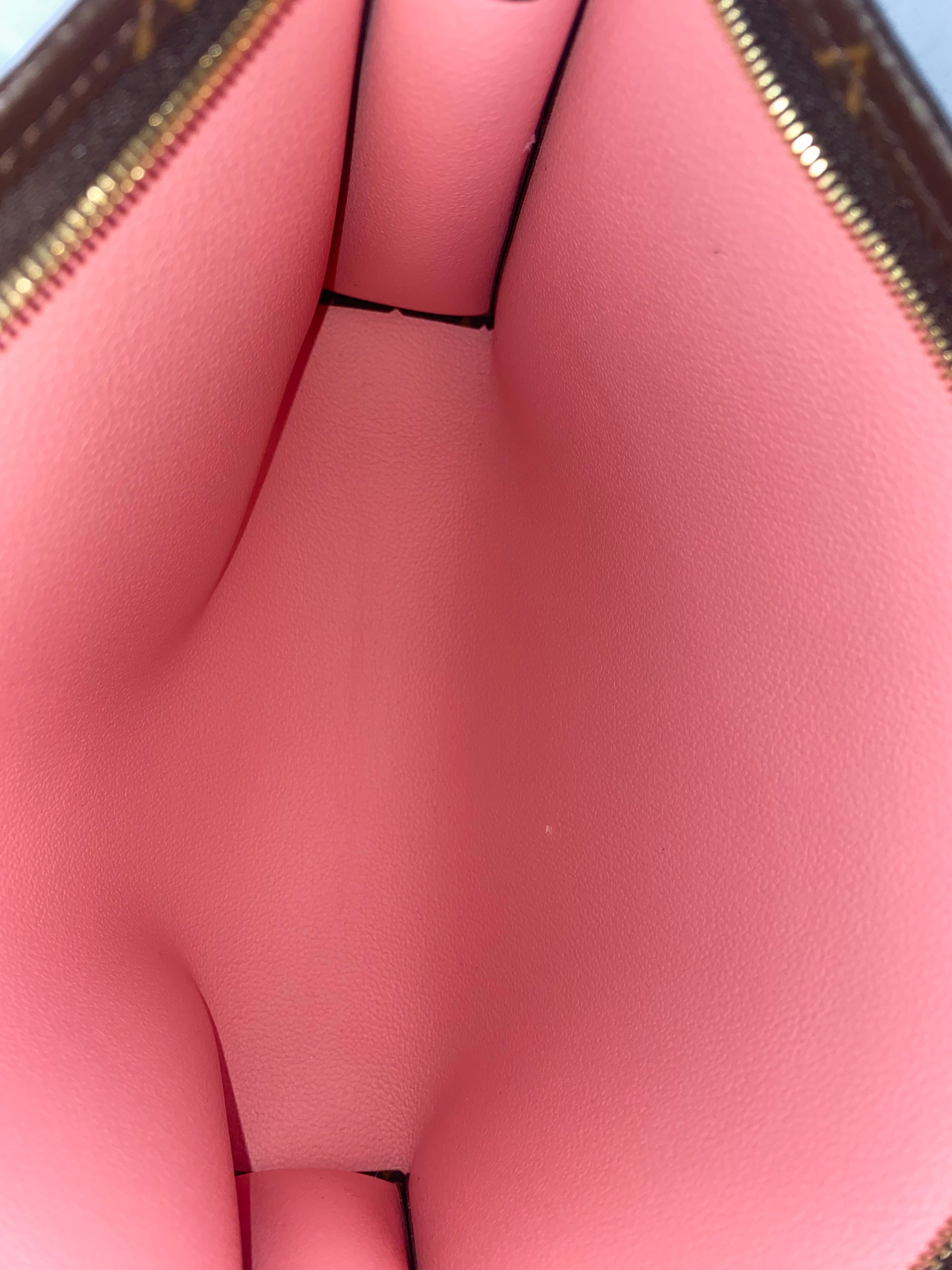 Louis Vuitton Monogram Toiletry Pouch 26-Toiletry Pouch-Louis Vuitton-The Closet Egypt