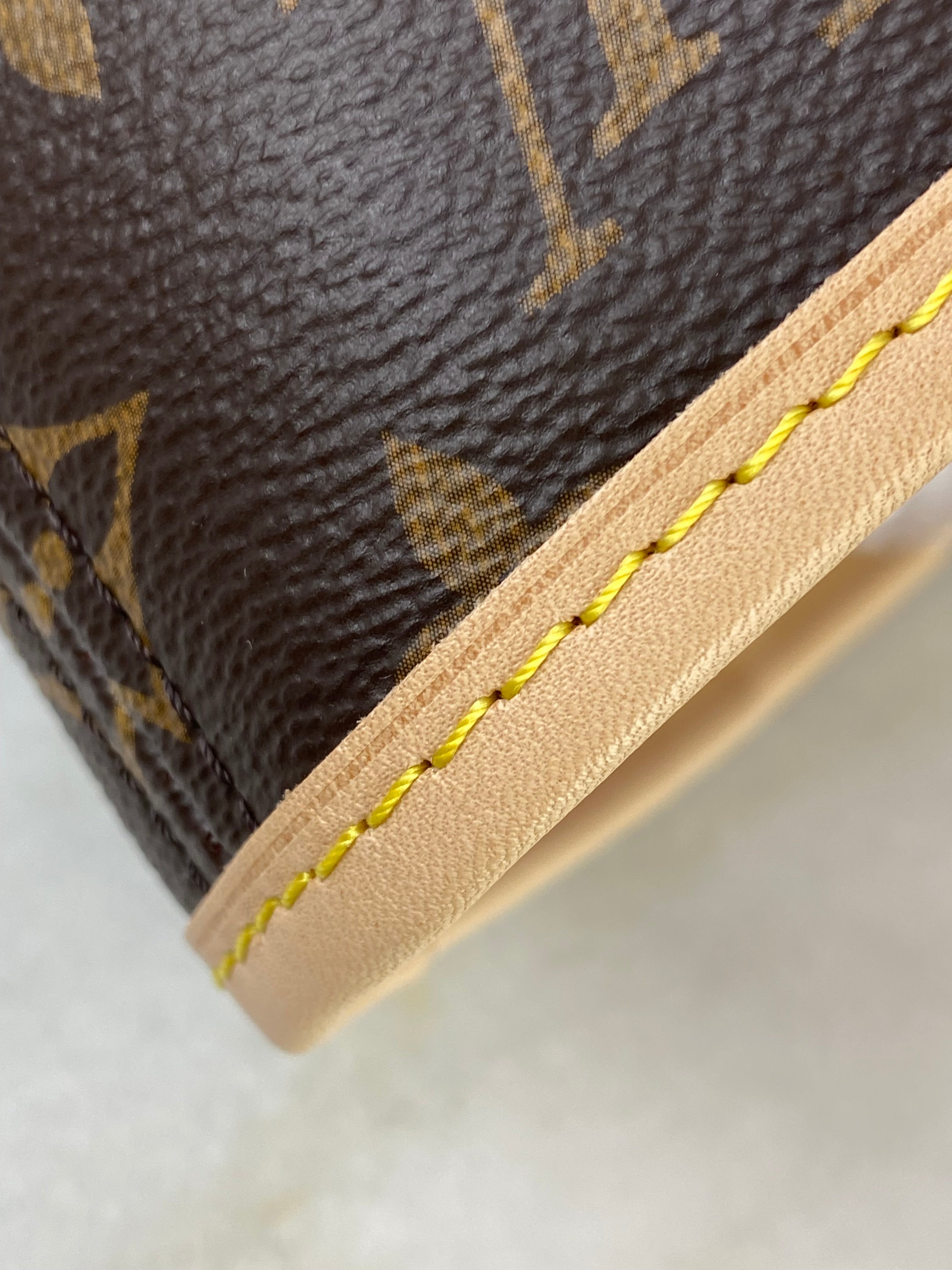 Louis Vuitton Monogram Neverfull MM Shoulder Bag W/ Pouch