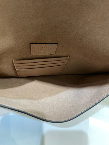 Valentino Nude Clutch-Clutch-Valentino-The Closet Egypt