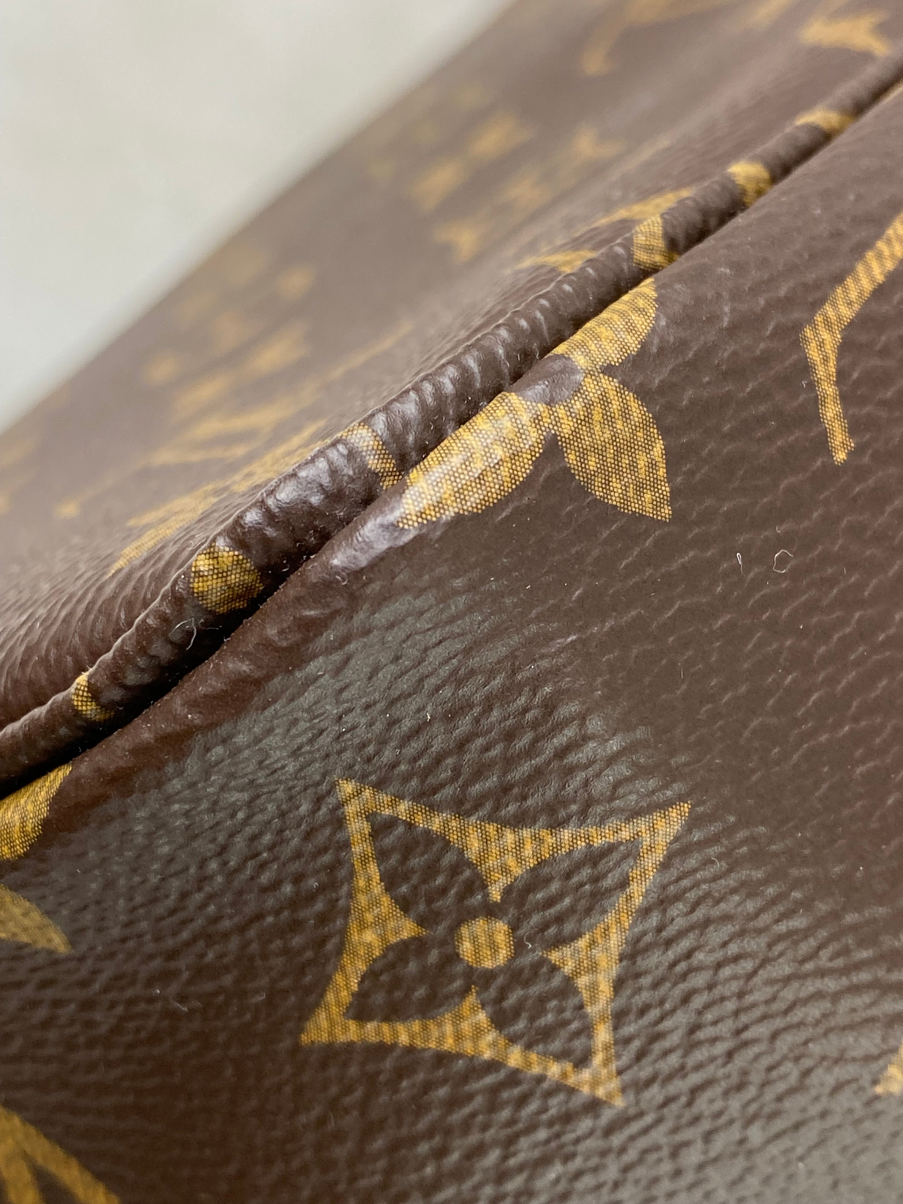Louis Vuitton Monogram Neverfull MM Shoulder Bag W/ Pouch