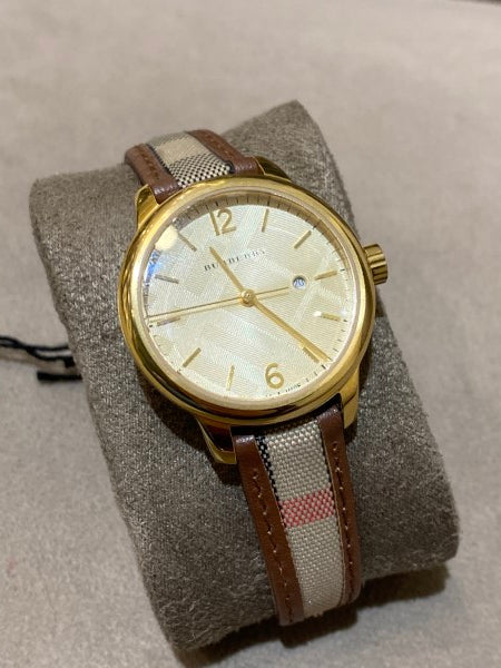 Burberry Gold Classic Round Watch-Watch-Burberry-The Closet Egypt
