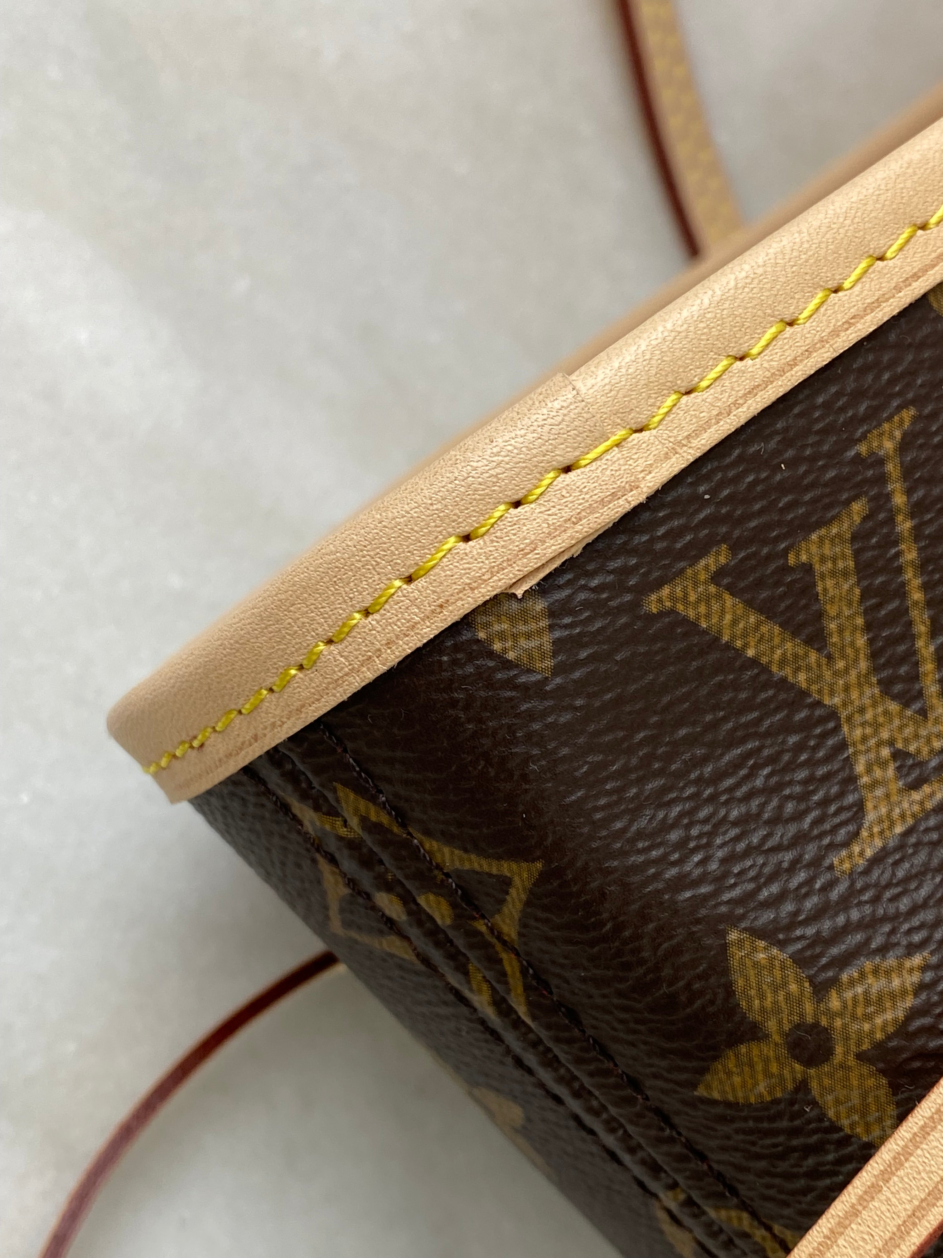 Louis Vuitton Monogram Neverfull MM Shoulder Bag W/ Pouch