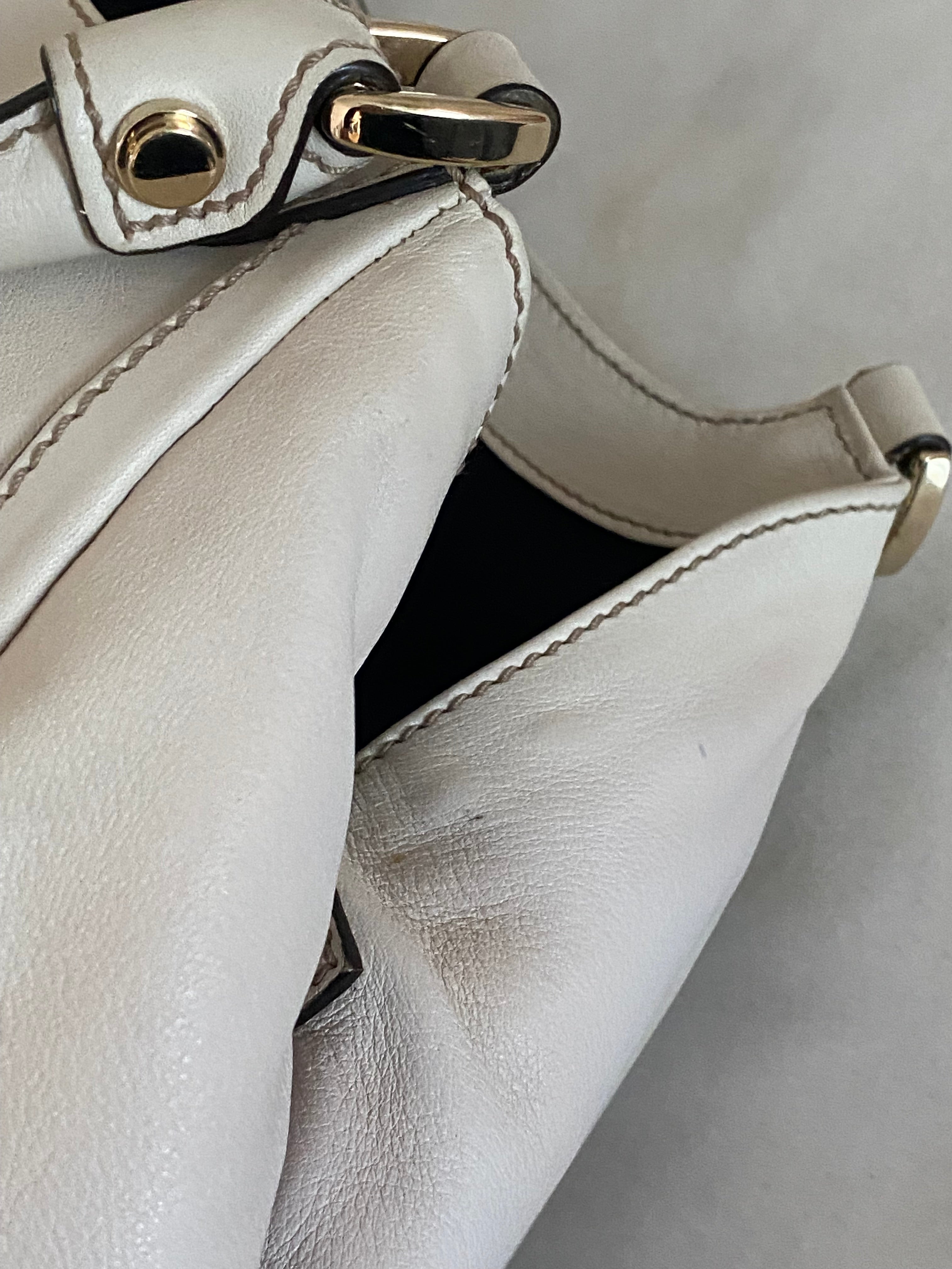 Gucci Off White D Ring Shoulder Bag-handbag-Gucci-The Closet Egypt