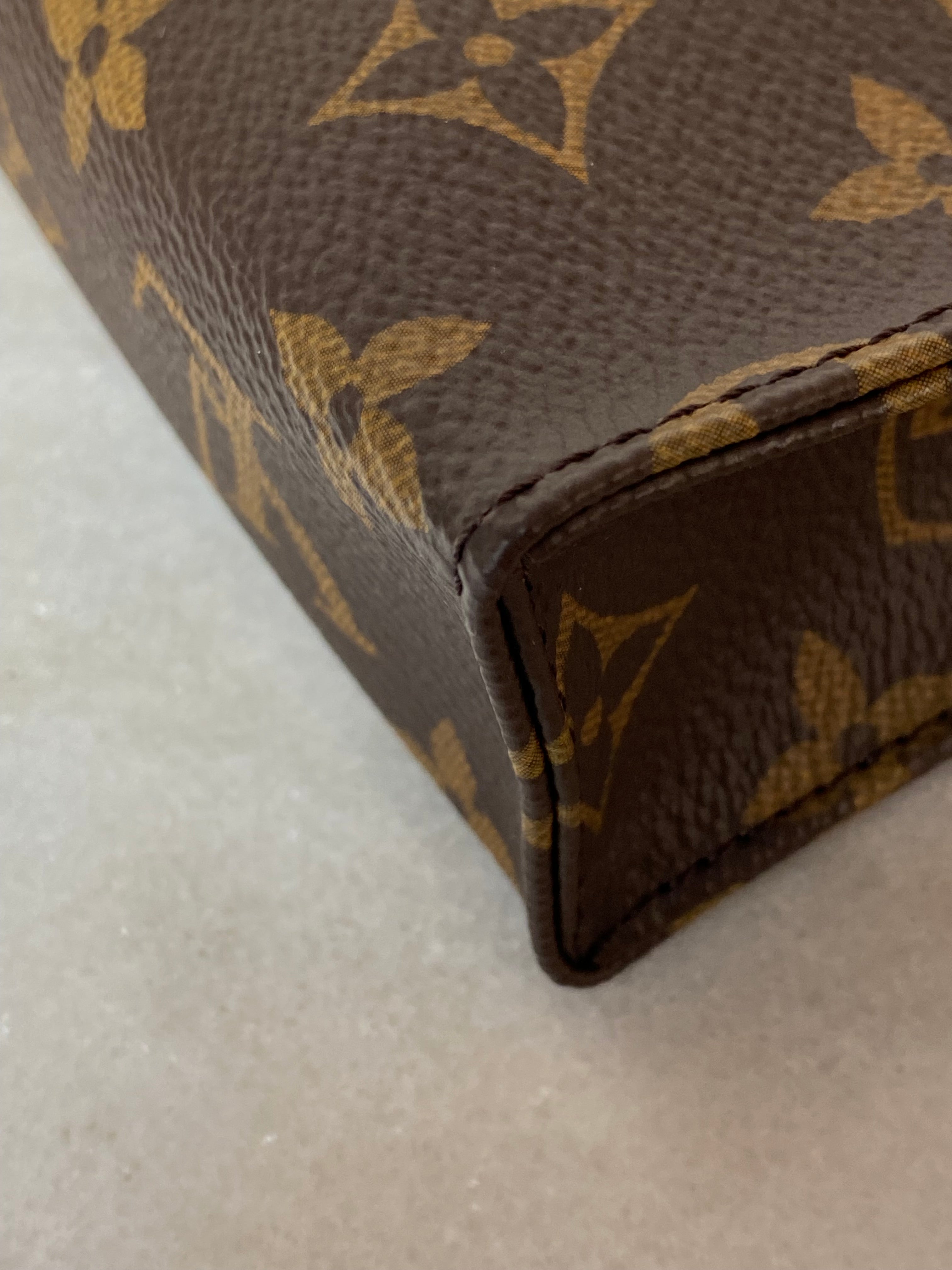 Louis Vuitton Monogram Zip Pouch 15-Pouch-Louis Vuitton-The Closet Egypt