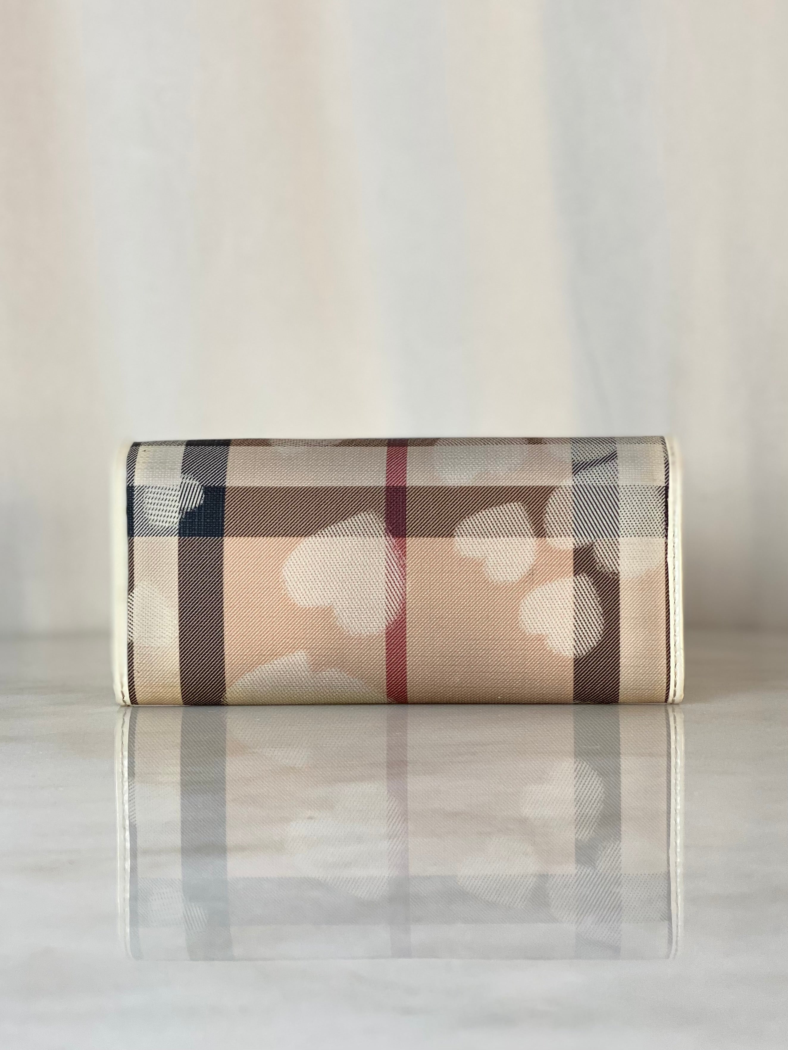 Burberry Off White House Check Hearts Flap Long Wallet-wallet-Burberry-The Closet Egypt