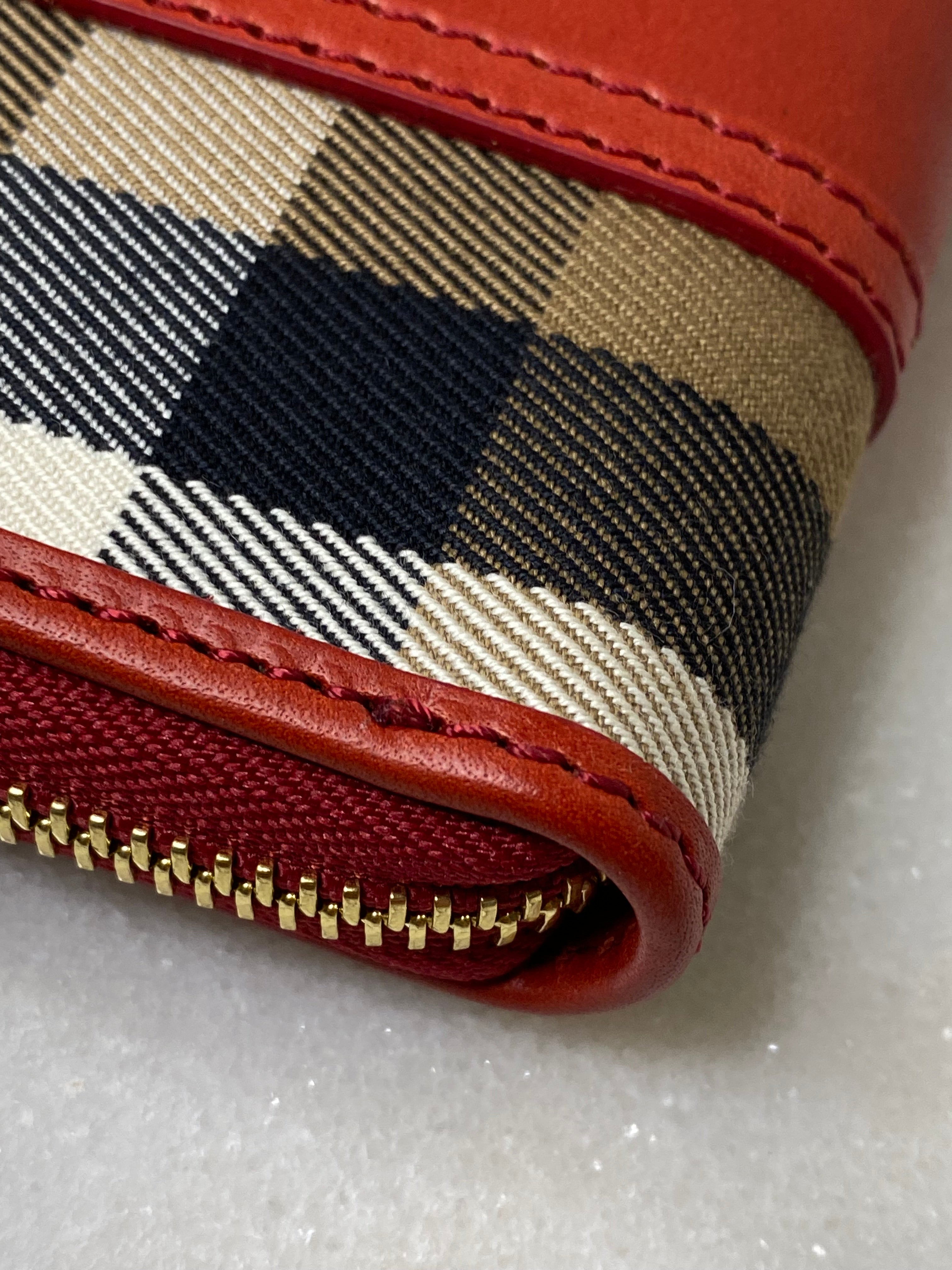 Burberry House Check Red ZIGGY ZIP Long Wallet-wallet-Burberry-The Closet Egypt