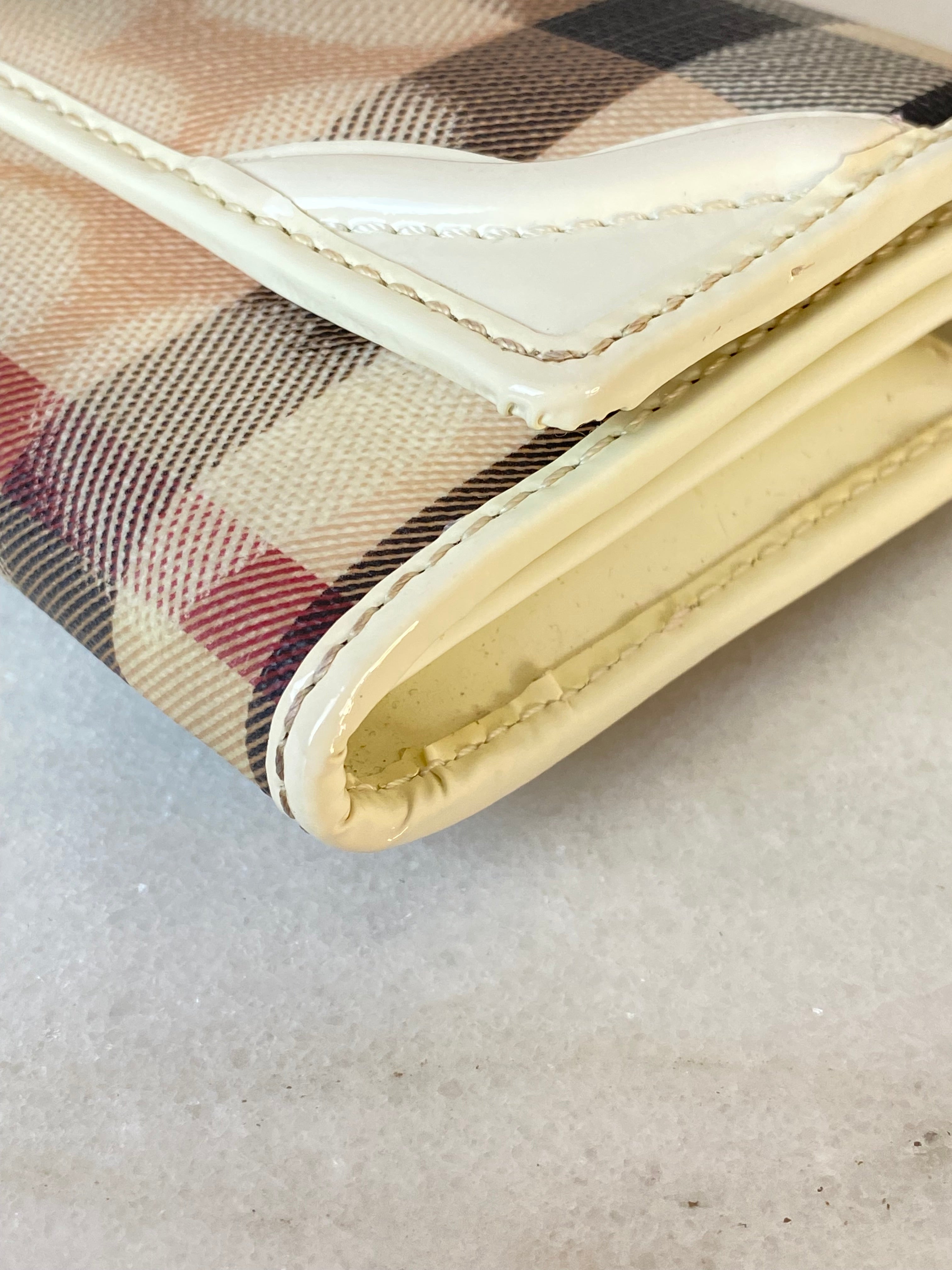 Burberry Off White House Check Hearts Flap Long Wallet-wallet-Burberry-The Closet Egypt