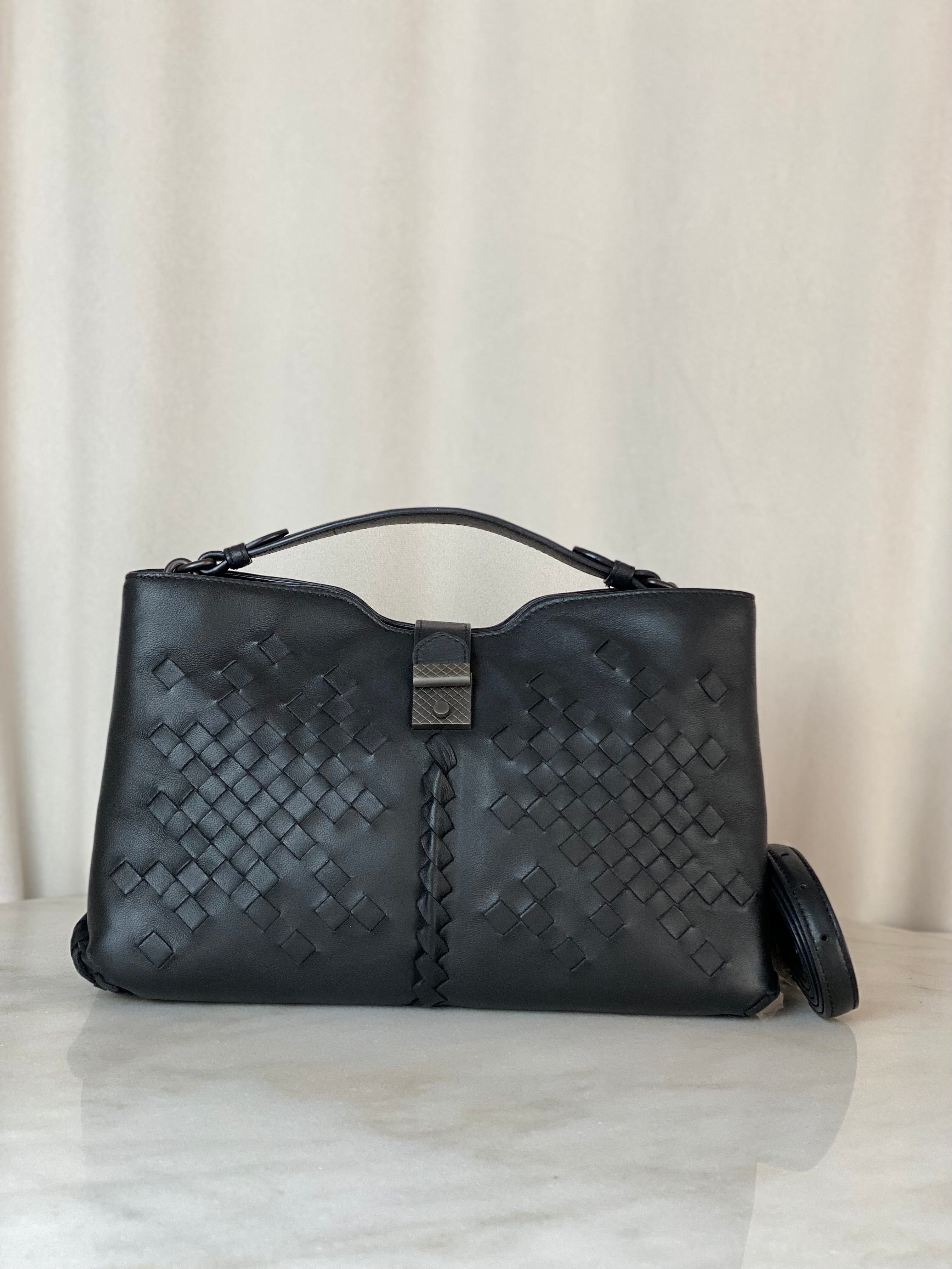 Bottega Veneta Black Napoli Tote Bag W/ Strap-handbag-Bottega Veneta-The Closet Egypt