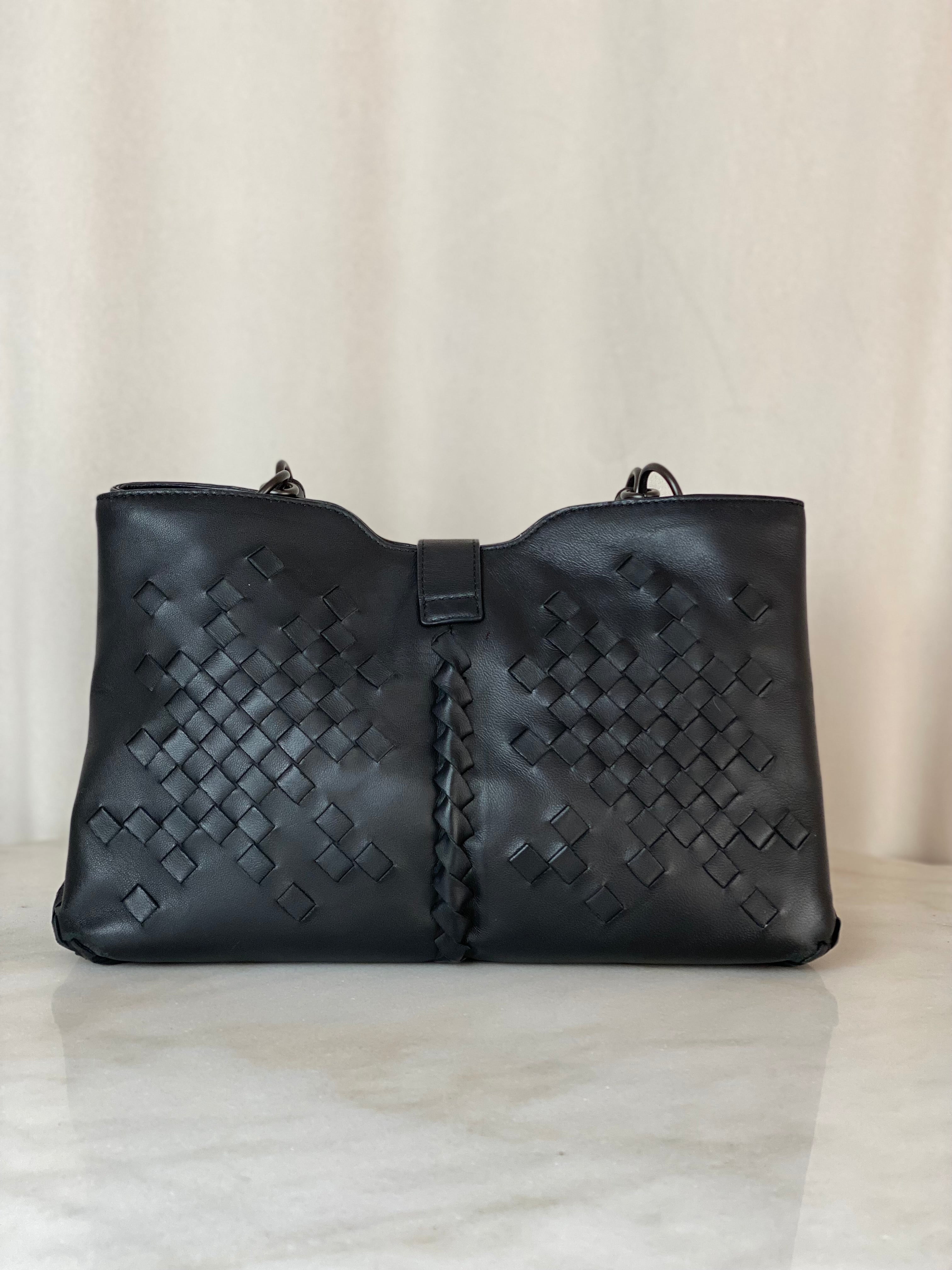 Bottega Veneta Black Napoli Tote Bag W/ Strap-handbag-Bottega Veneta-The Closet Egypt