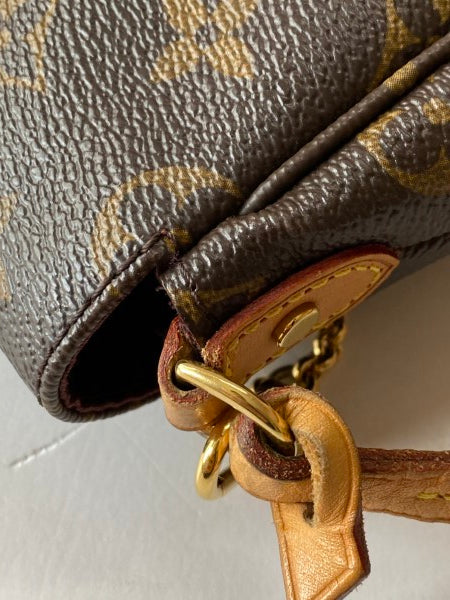 Louis Vuitton Monogram Favorite MM Bag W/ Chain-handbag-Louis Vuitton-The Closet Egypt