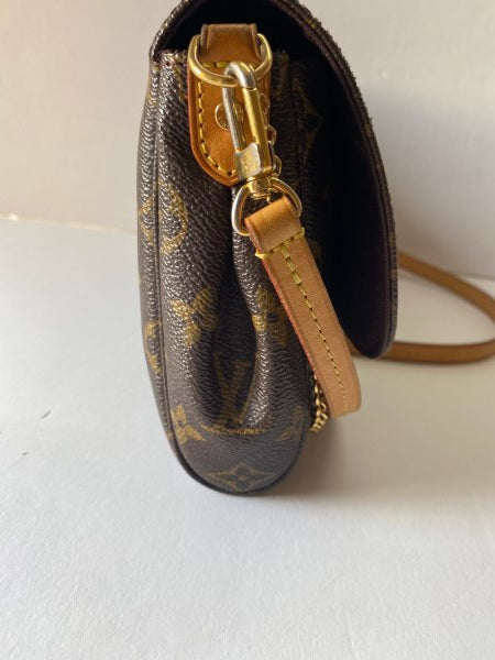 Louis Vuitton Monogram Favorite MM Crossbody Bag-handbag-Louis Vuitton-The Closet Egypt