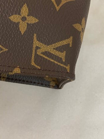 Louis Vuitton Monogram 19 Clutch-Clutch-Louis Vuitton-The Closet Egypt